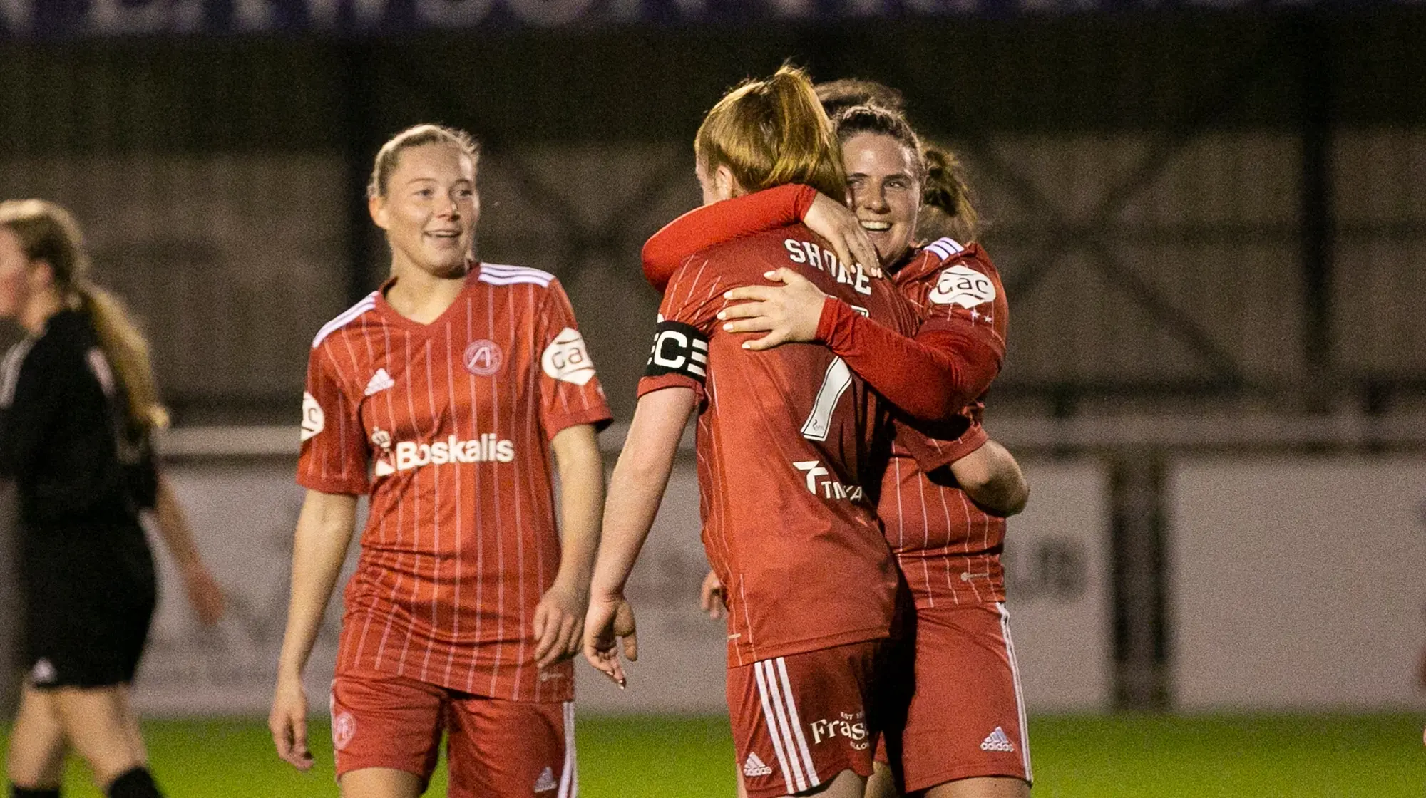 5 goal Dons defeat Glasgow Women image