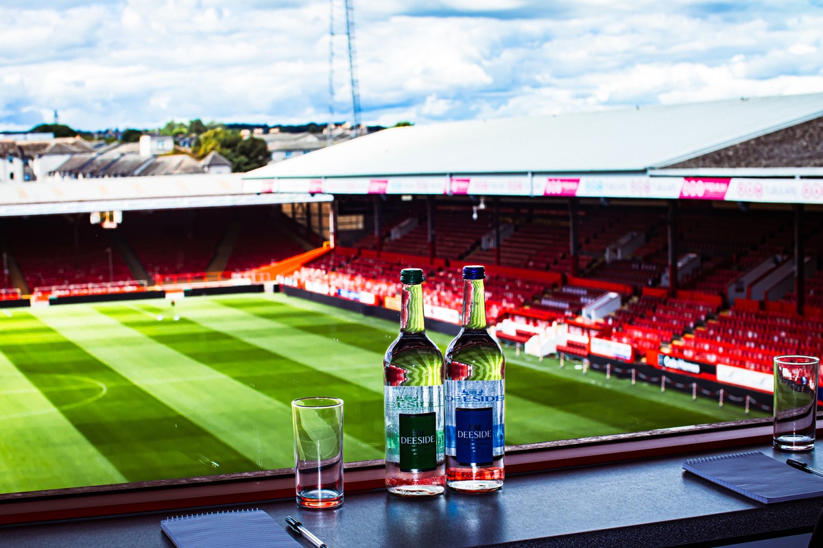 Richard Donald Stand Boxes