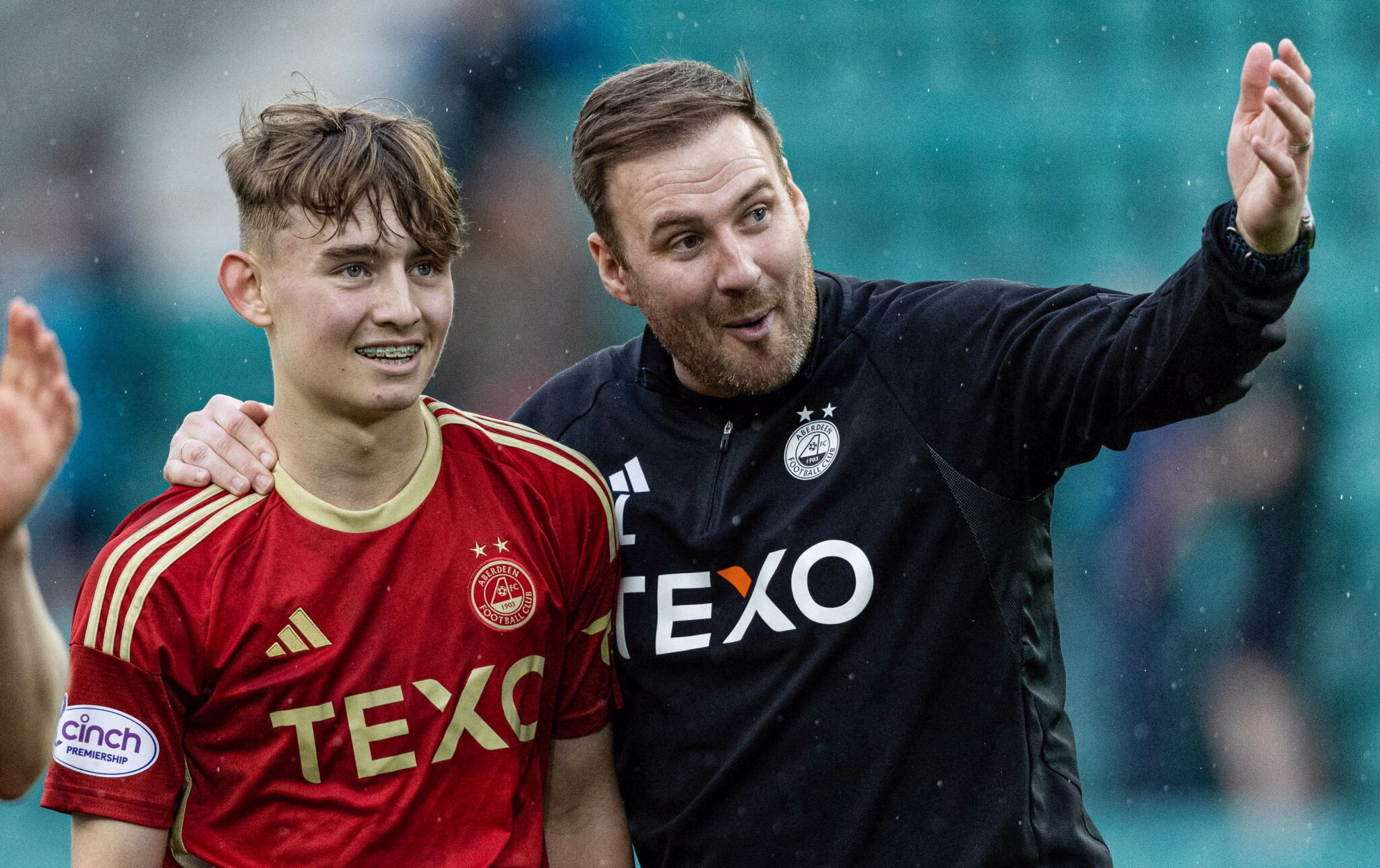 There's a pathway at this club image