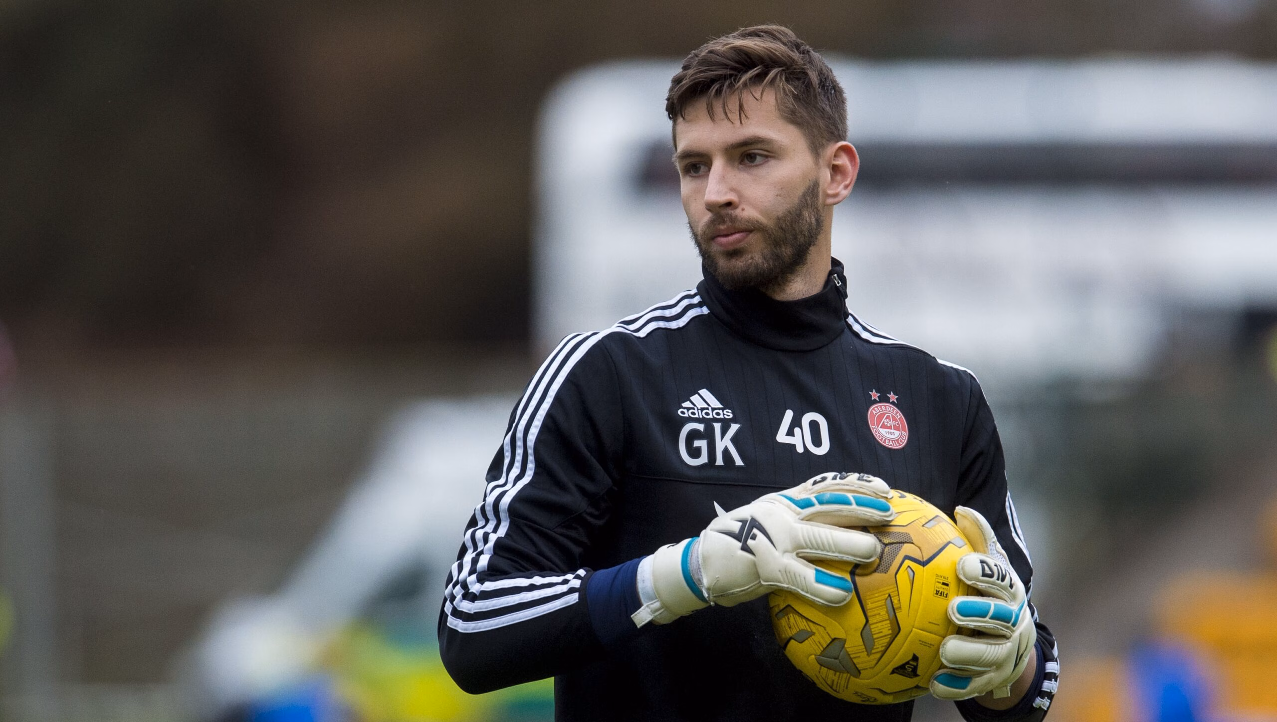 Aaron Lennox joins Raith on loan
