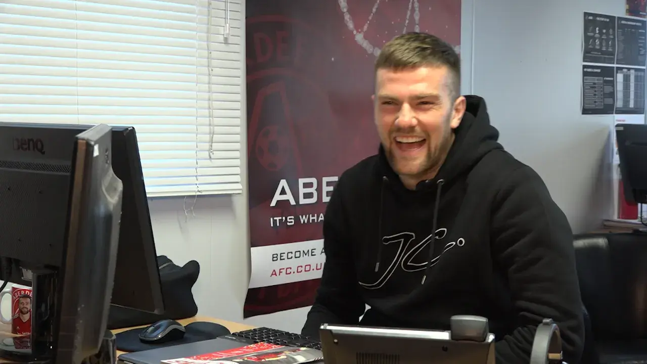 Lewis & Devlin take to the phones