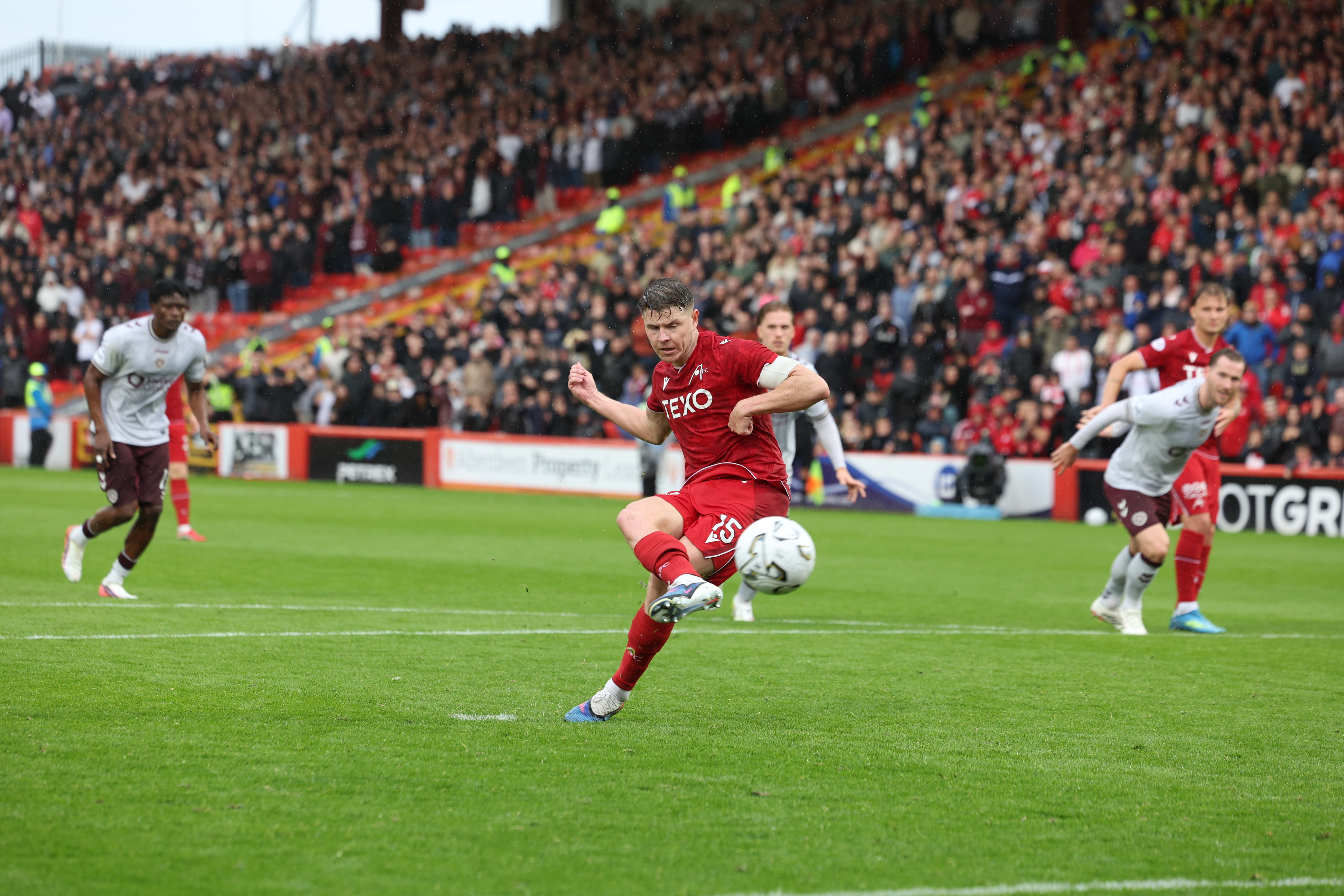 20260801 ABERDEENFC V HEARTSFC 098 Image