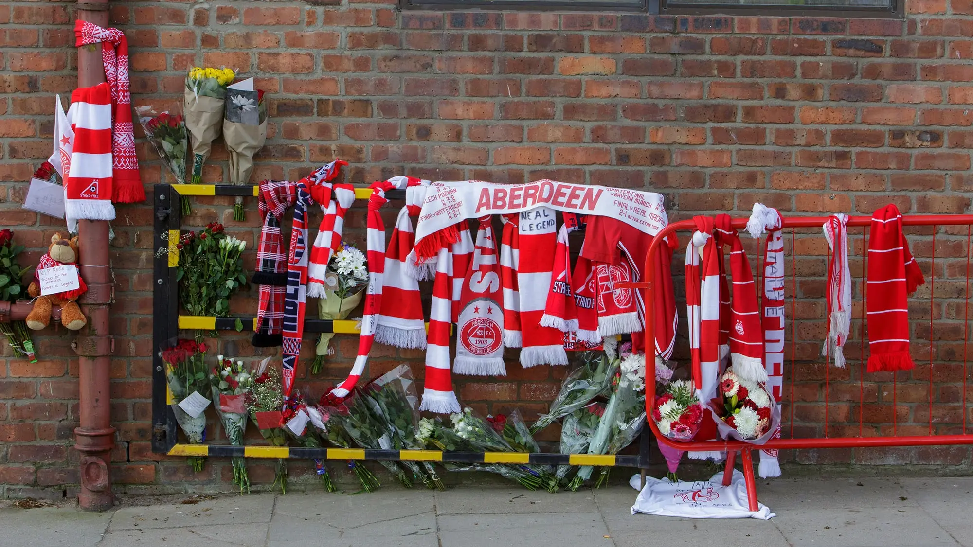 Neale Cooper | Tributes from the world of football