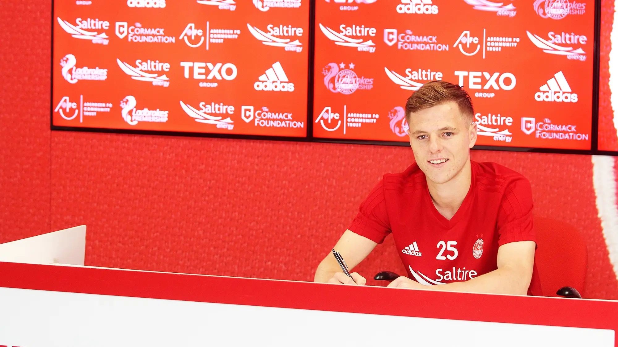 Bruce Anderson | Striker signs new contract