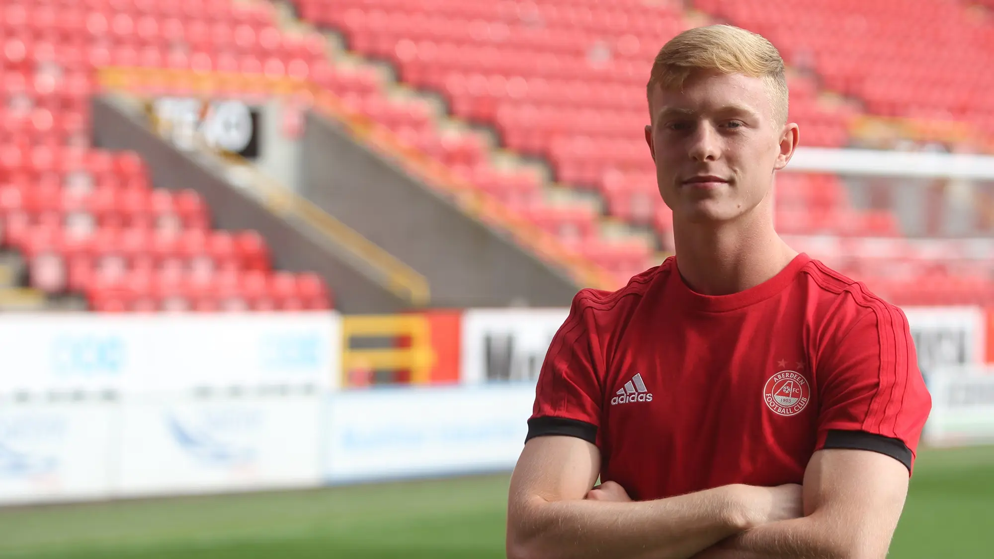 Development Squad | midfielder Morgan Brown signs