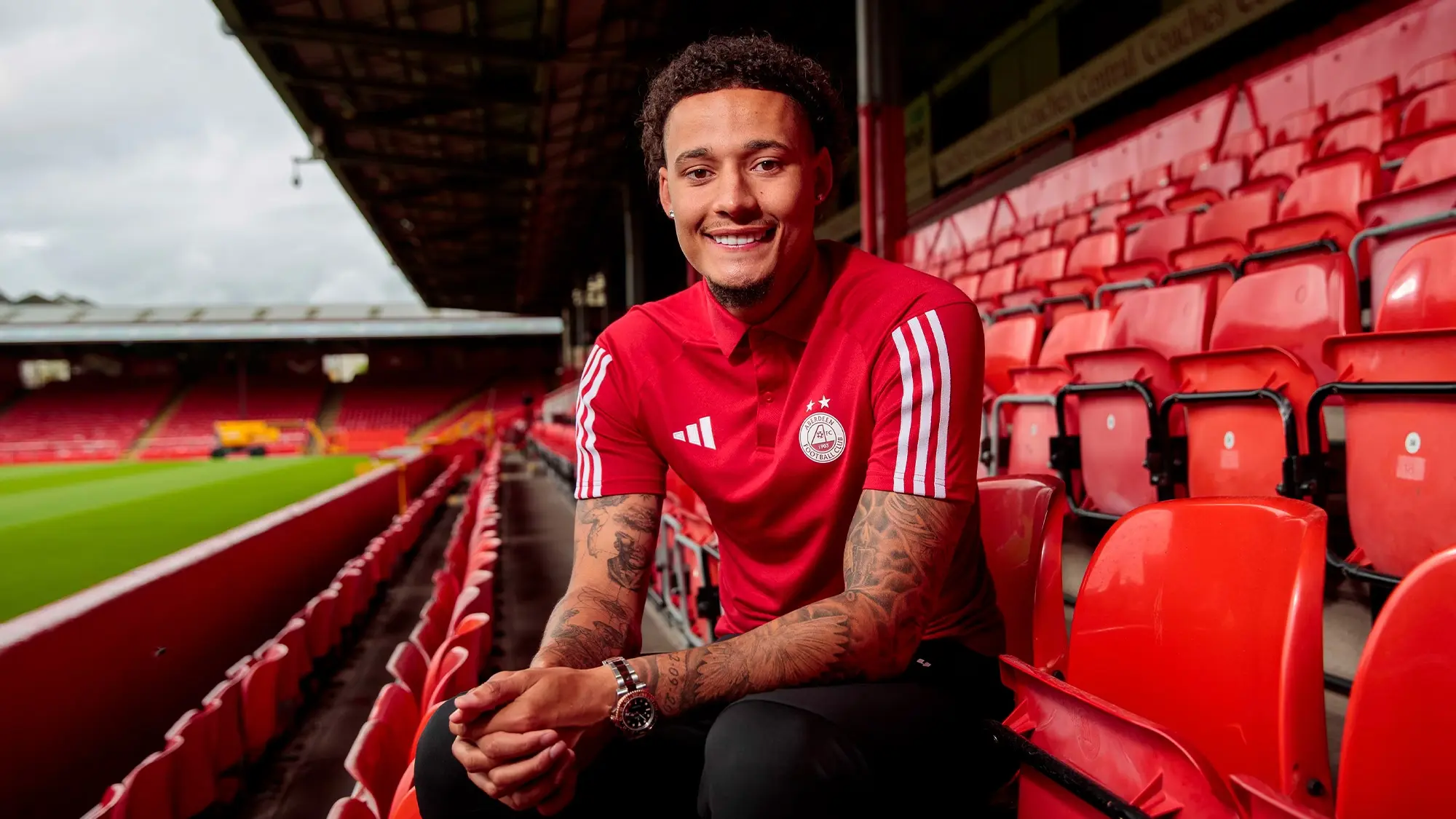 WILLIAMS IS SIGNING NUMBER FIVE image