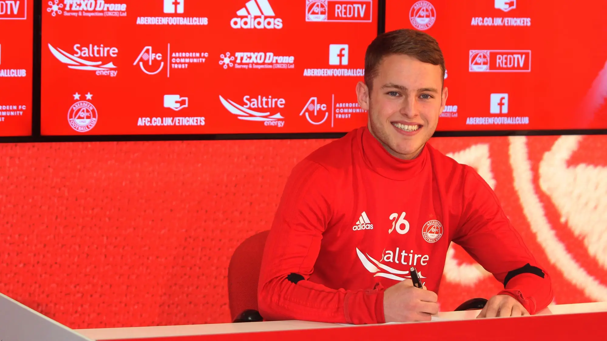 Seb Ross signs new deal
