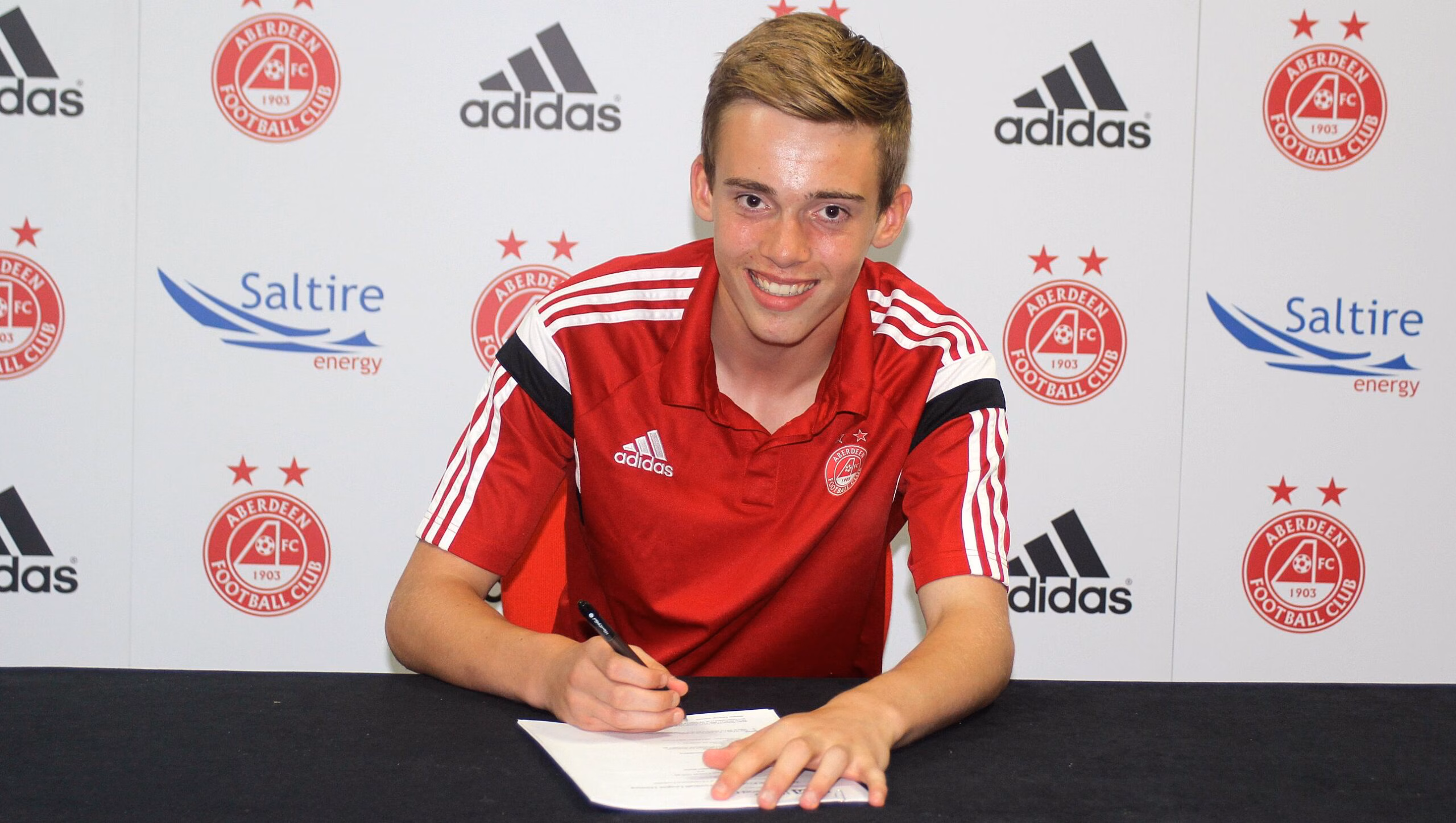 Dons sign keeper Mutch