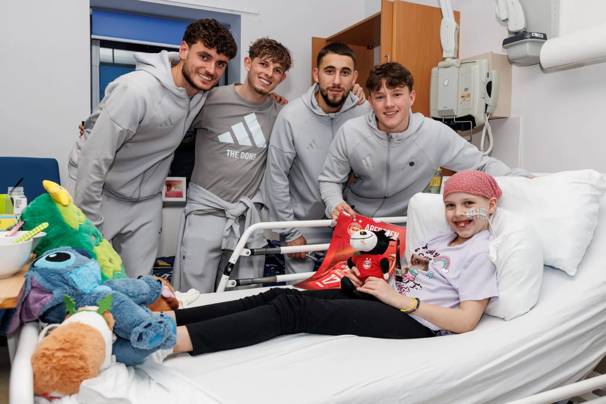 Dons Stars Bring Festive Cheer To Young Patients At Children’s Hospital image