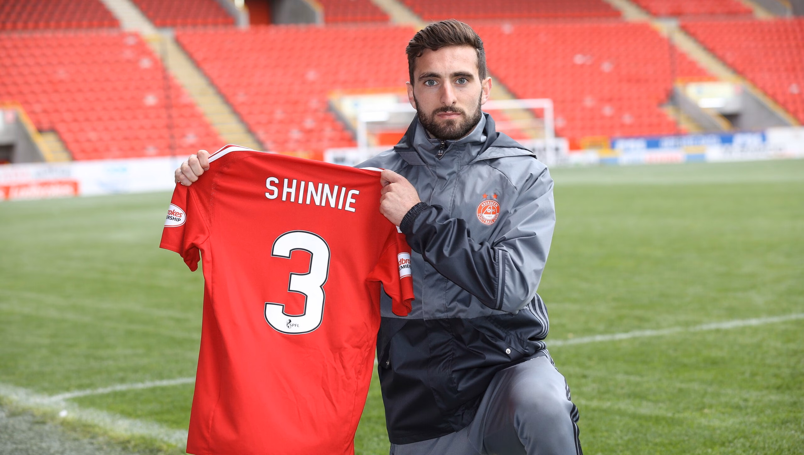 Aberdeen FC backs Lung Cancer Awareness Month