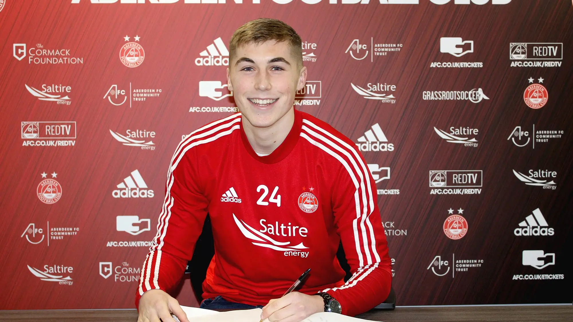 DEANO COMMITS FUTURE TO DONS
