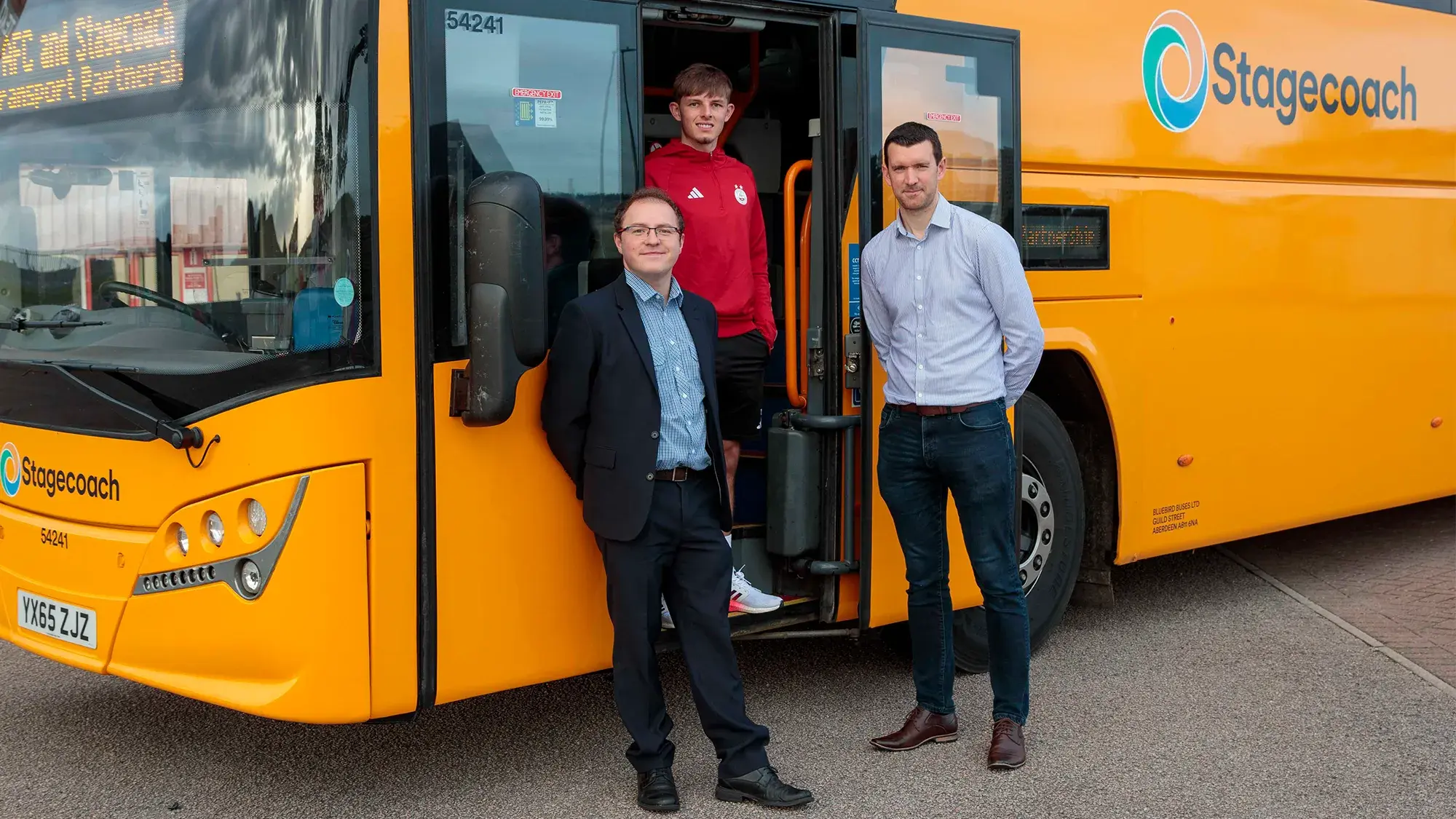 STAGECOACH & ABERDEEN FC TEAM UP TO ENCOURAGE DONS FANS TO GET ON THE BUSES