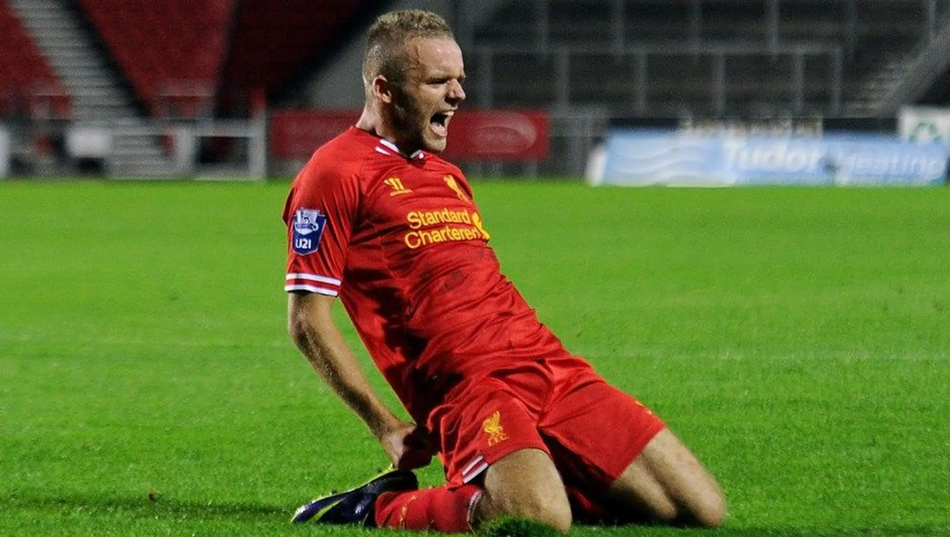 Defender joins Dons on loan