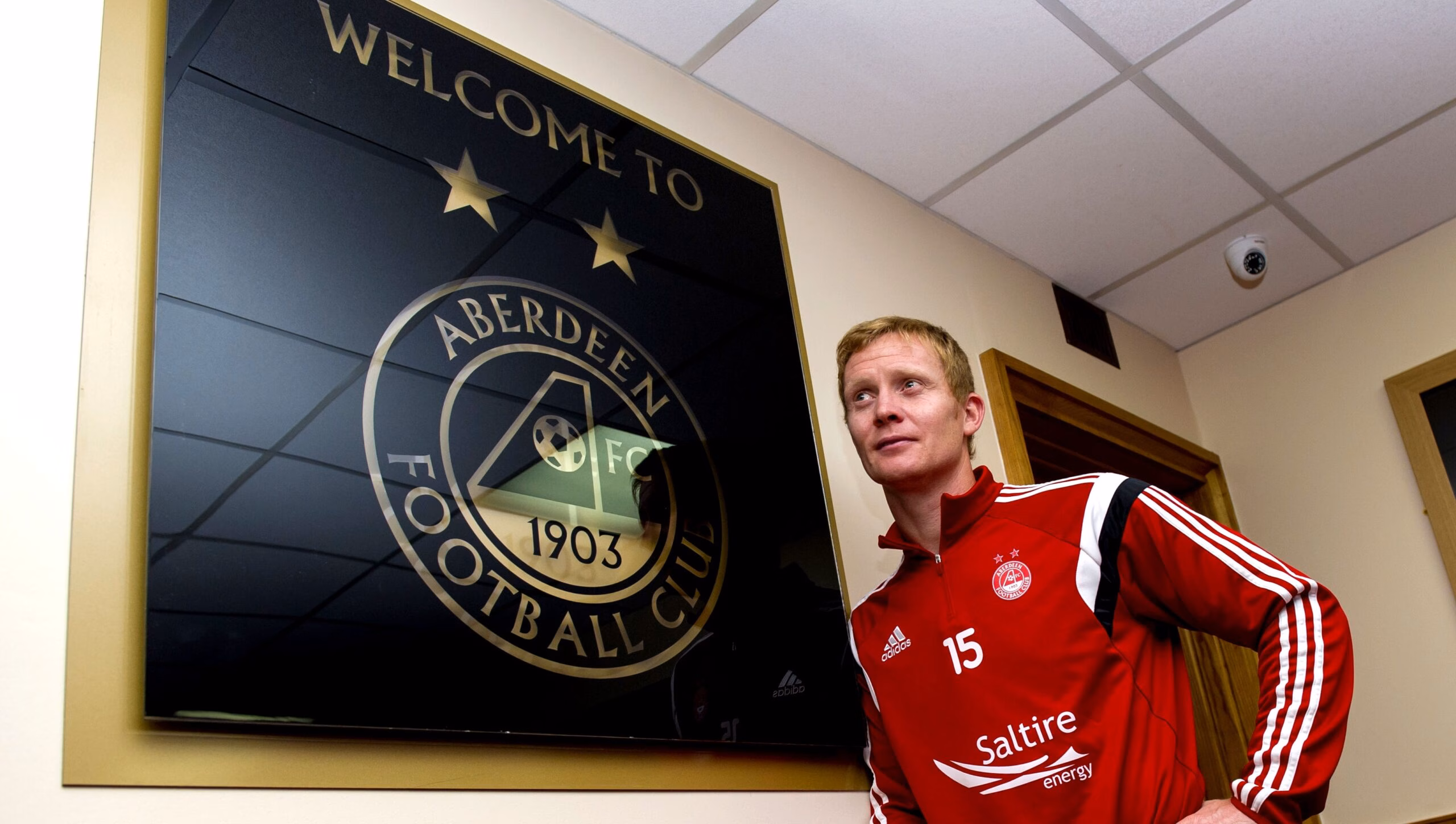 Midfielder extends Pittodrie stay