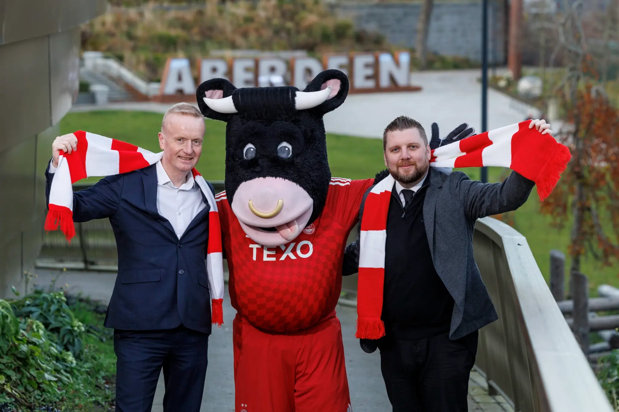 Aberdeen FC and Aberdeen Inspired to paint the town red! image