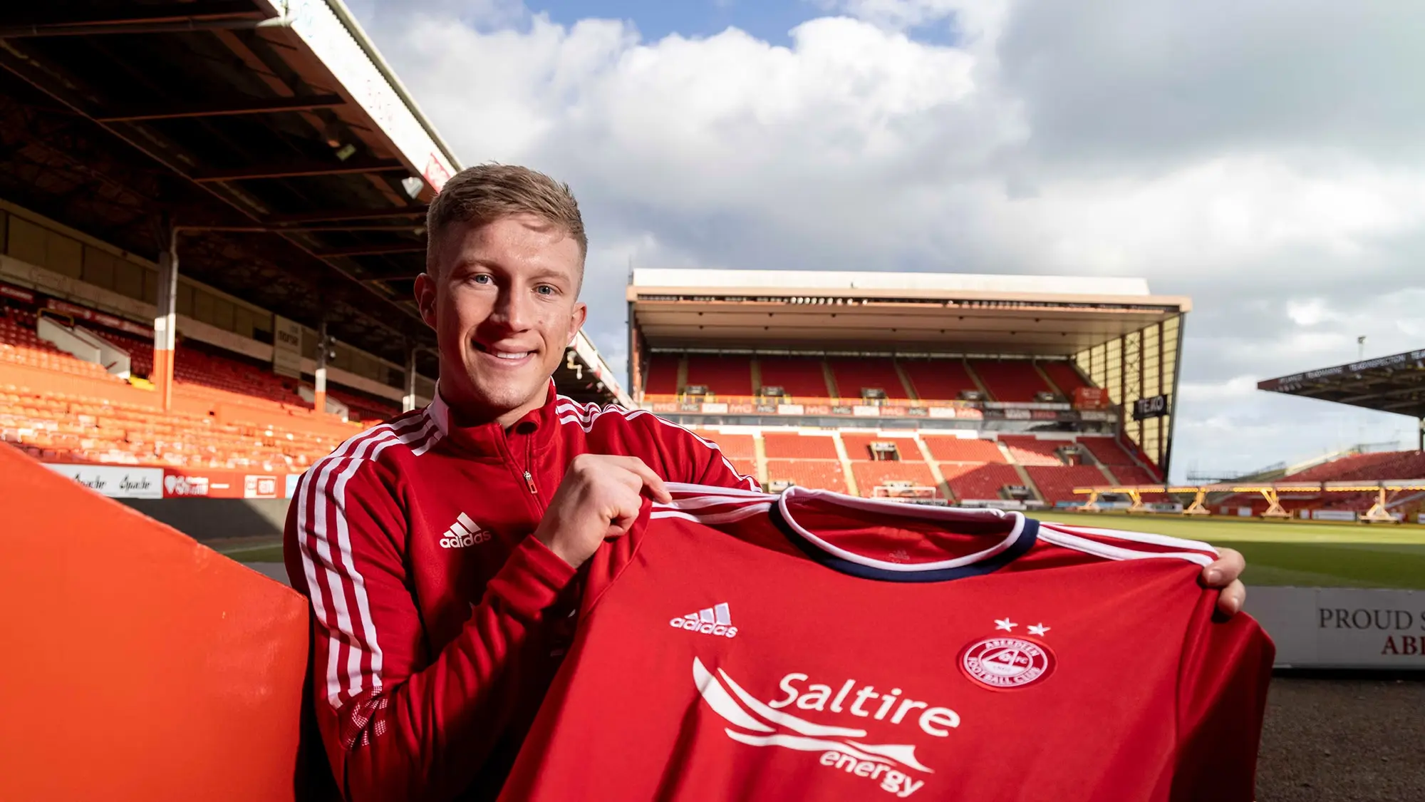 Ross McCrorie Commits his Future to the Dons