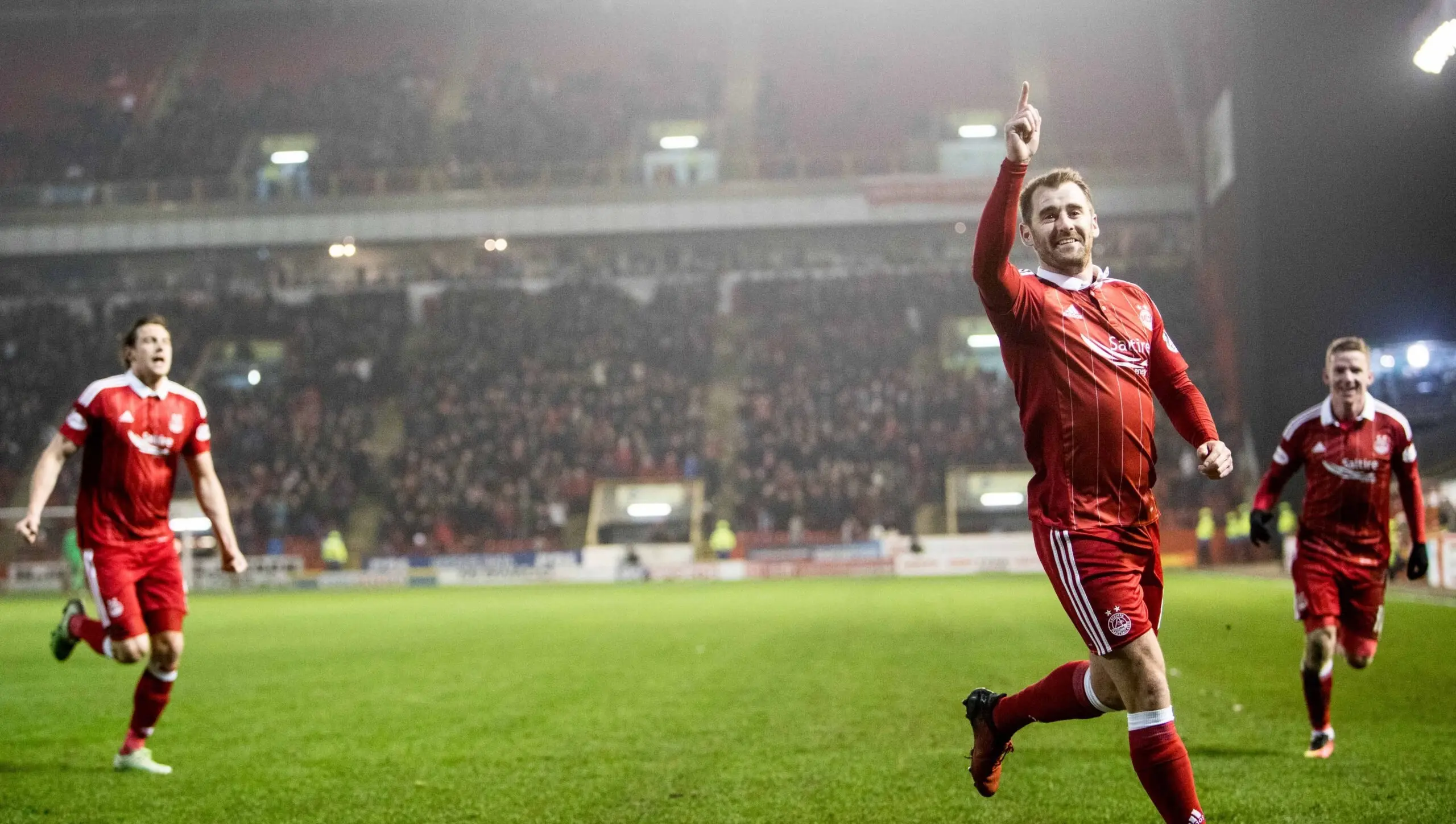 Niall McGinn | the goal is up there