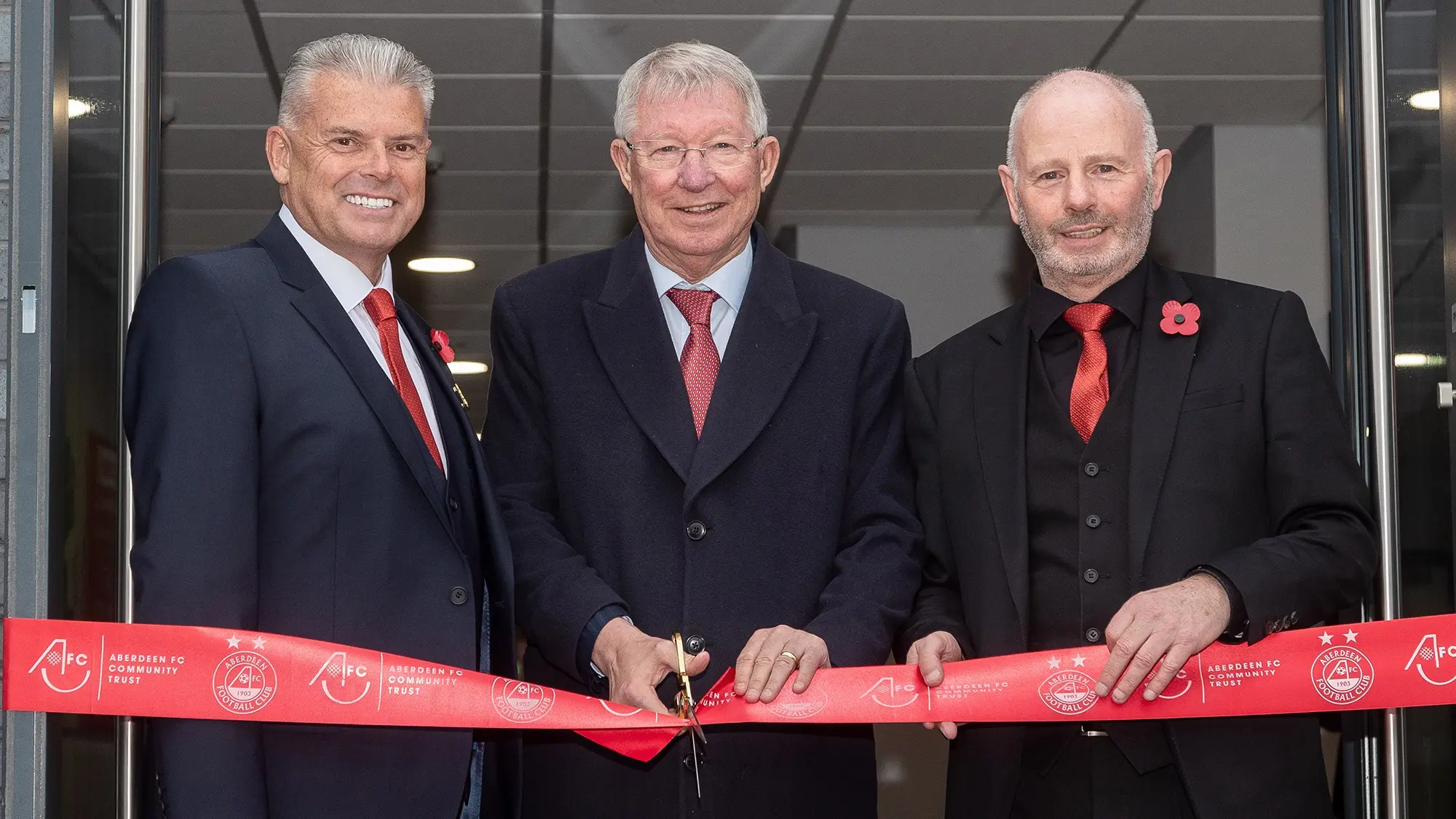 Sir Alex officially opens Dons’ new training facilities