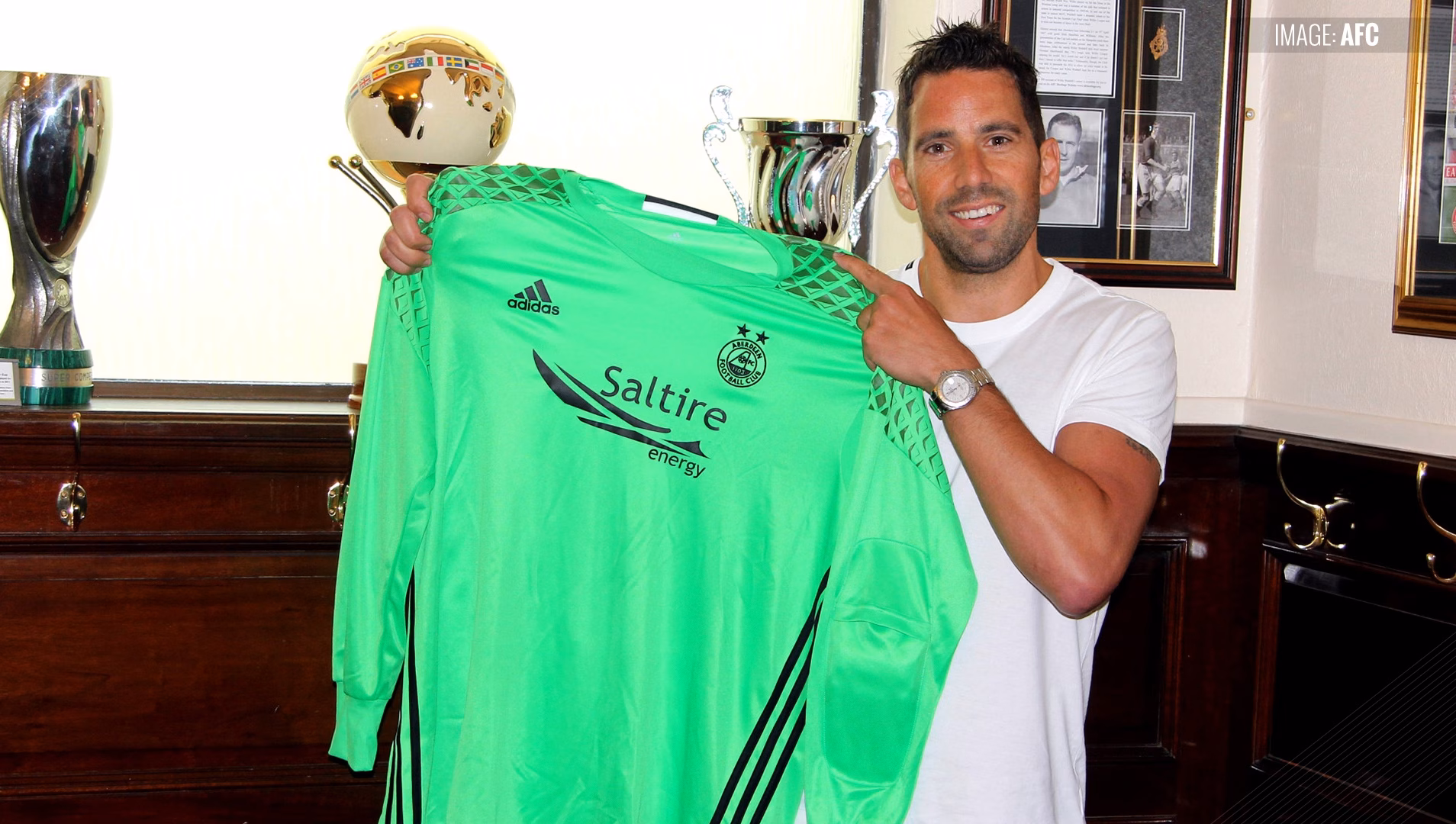 Neil Alexander joins Aberdeen