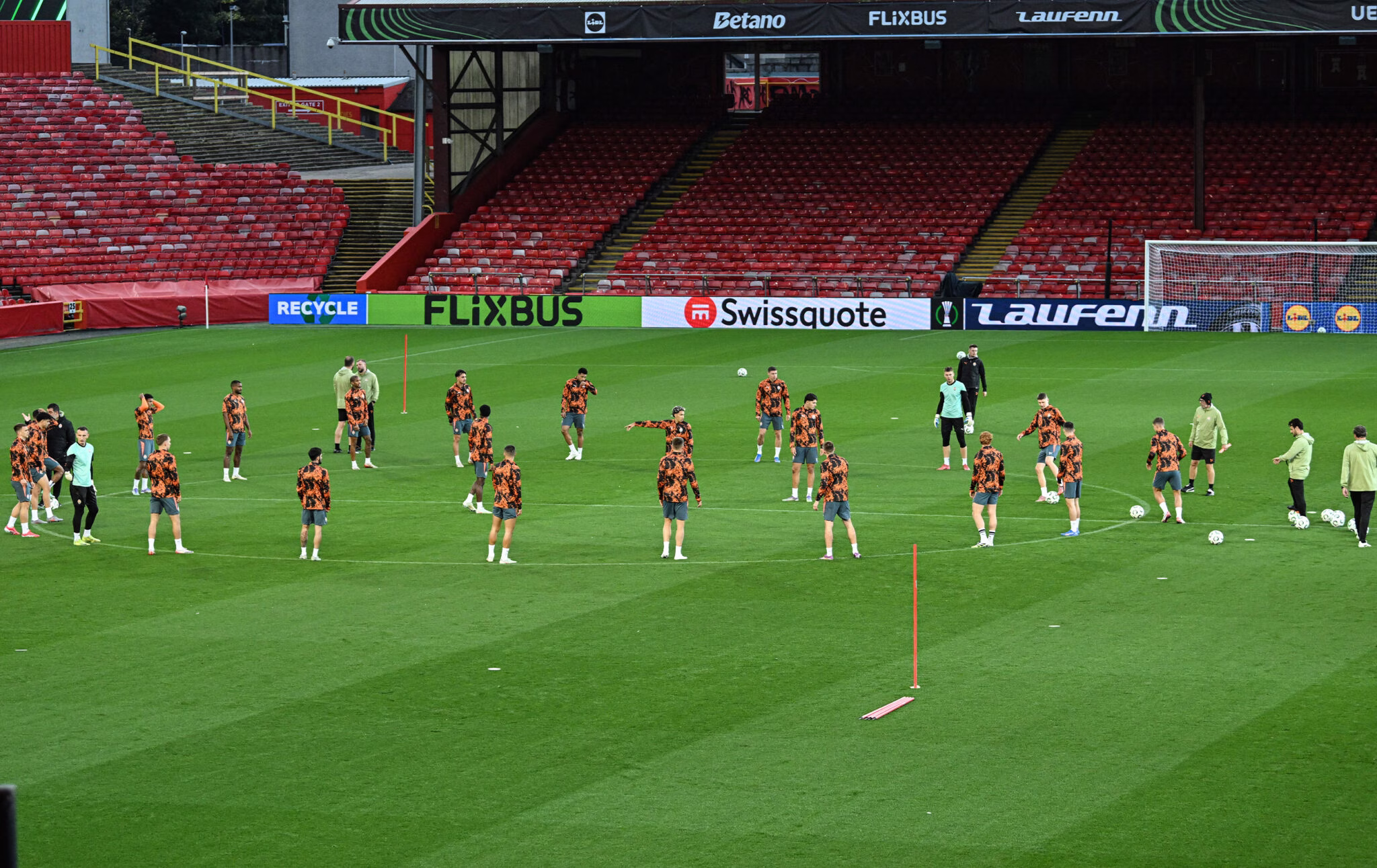 FC Shakhtar Donetsk at Pittodrie on MD-1 image