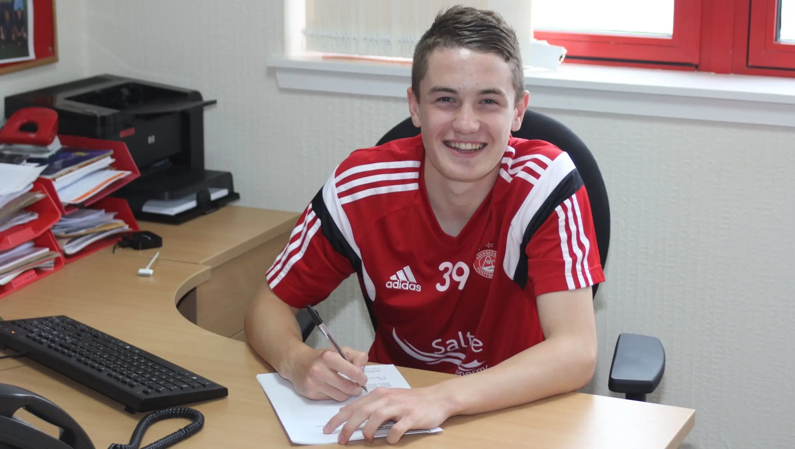 Dons starlet extends his stay at Pittodrie