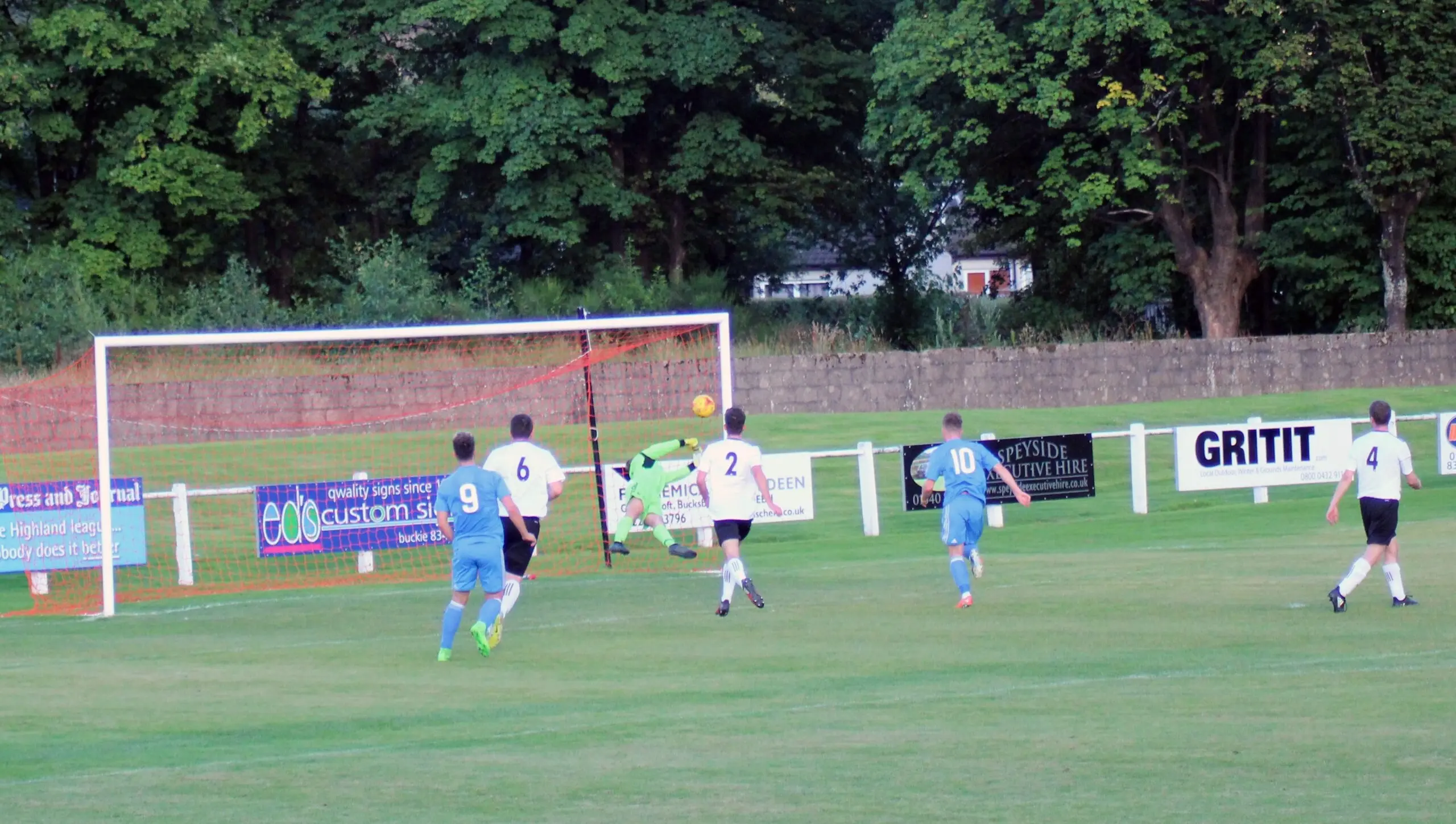 Rothes 2 Aberdeen U20s 4