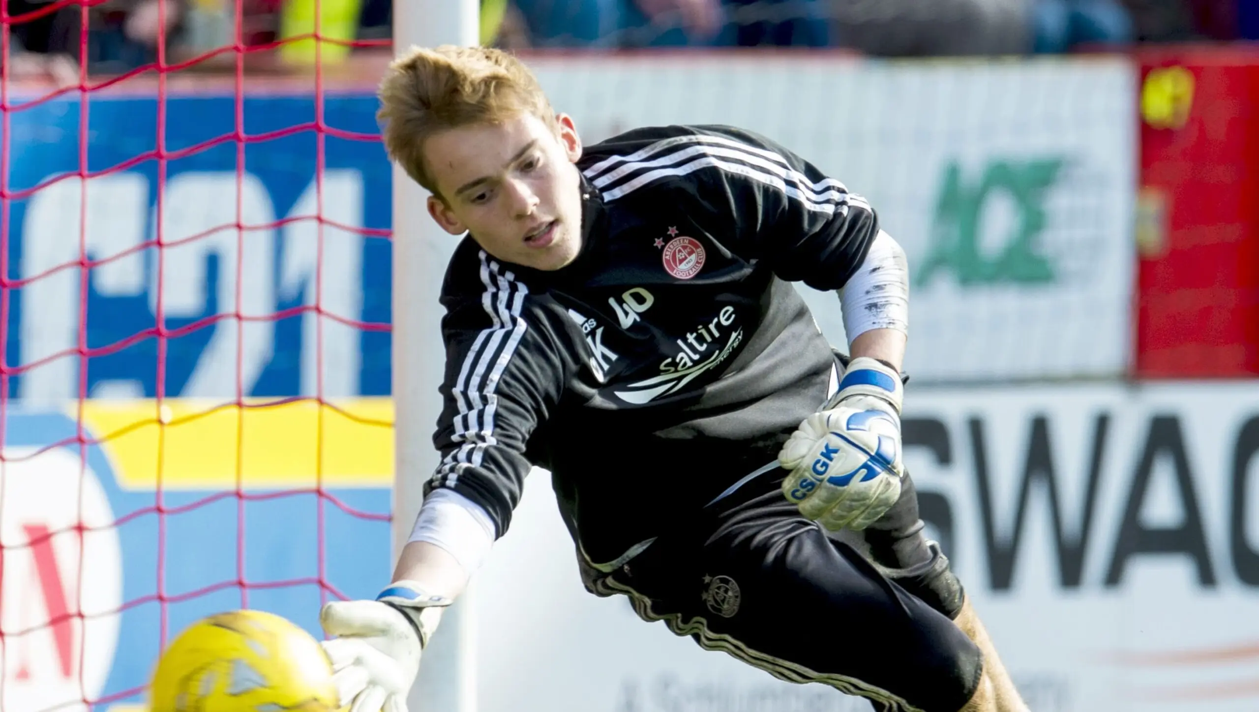 Robbie Mutch signs contract extension