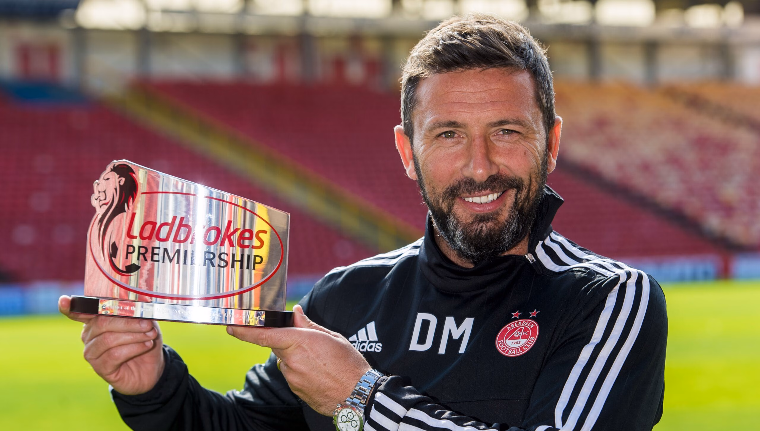 McInnes wins Manager of the Month award