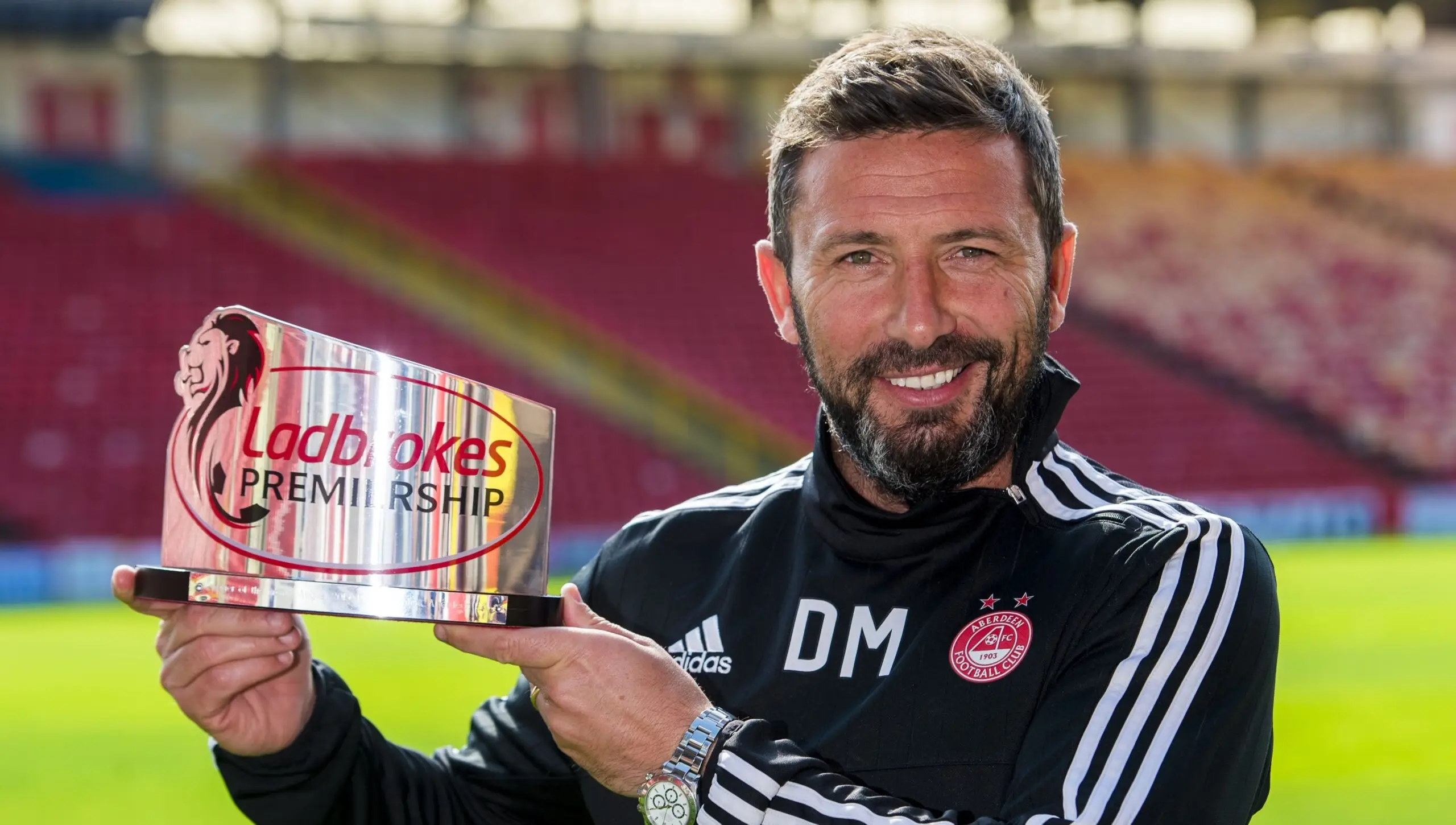McInnes wins Manager of the Month award