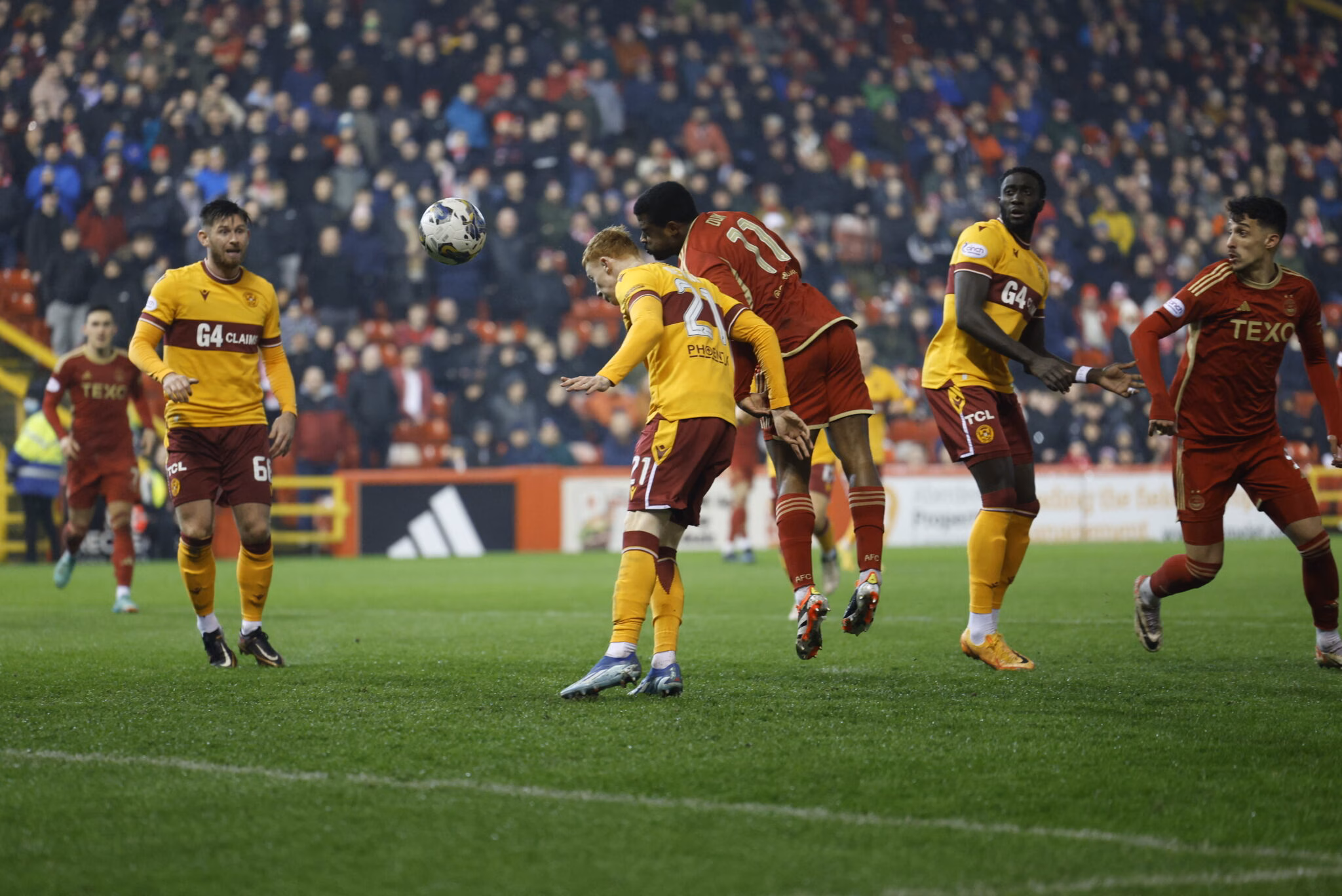 Gallery 38 | Aberdeen v Motherwell image