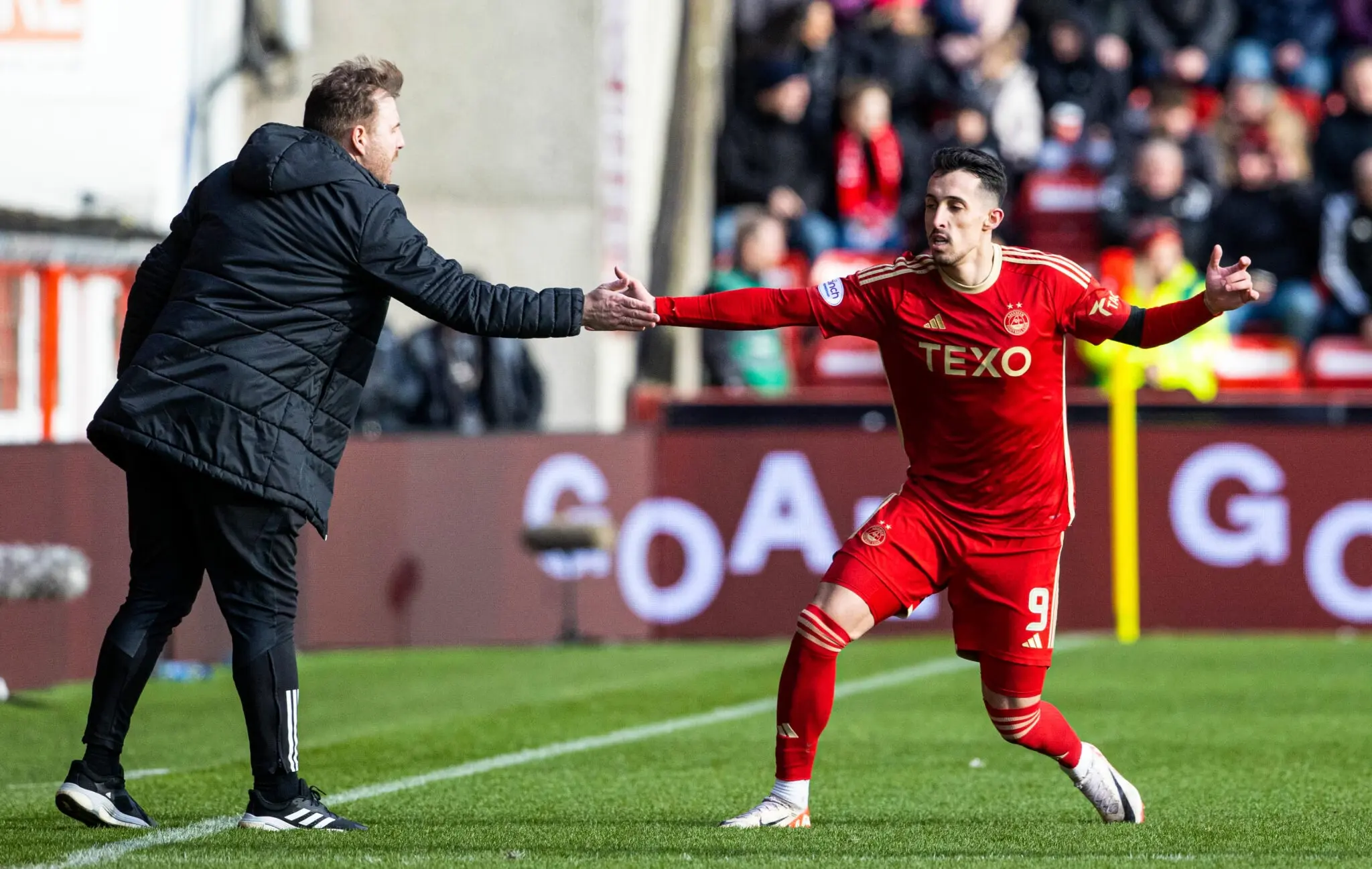 Dons Battle to Deserved Point Against Celtic image