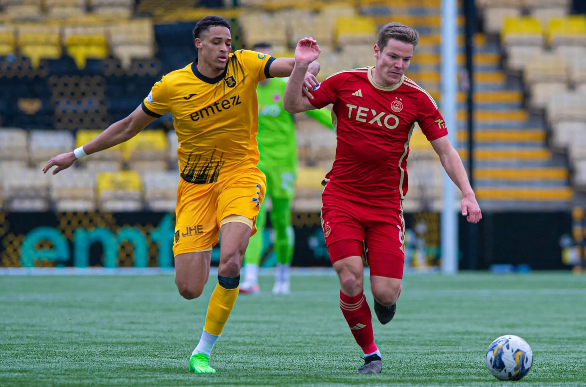 Dons and Livi Play Out Draw at Almondvale image
