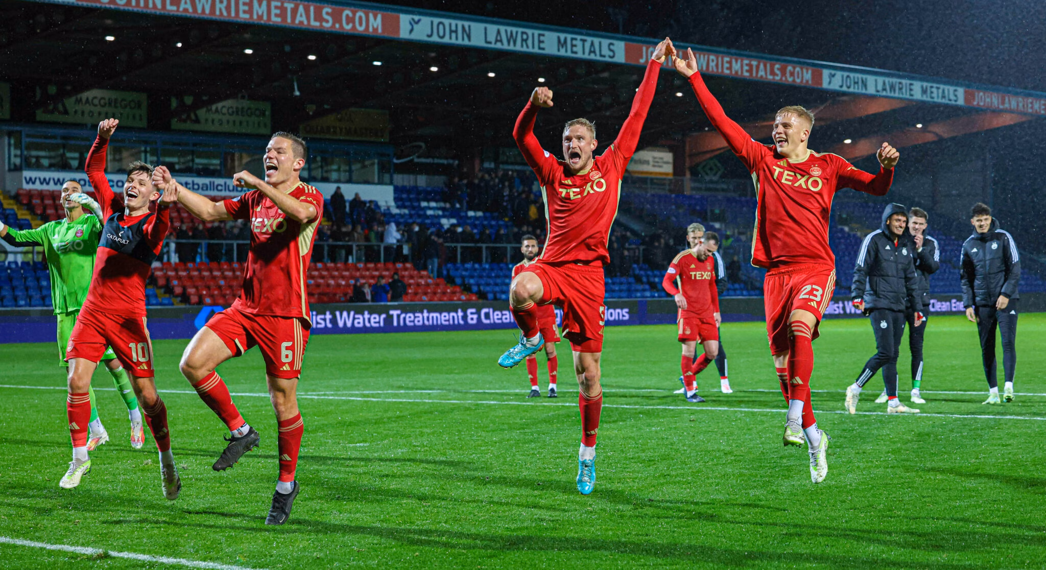 gallery 11 | League Cup Quarter Final image