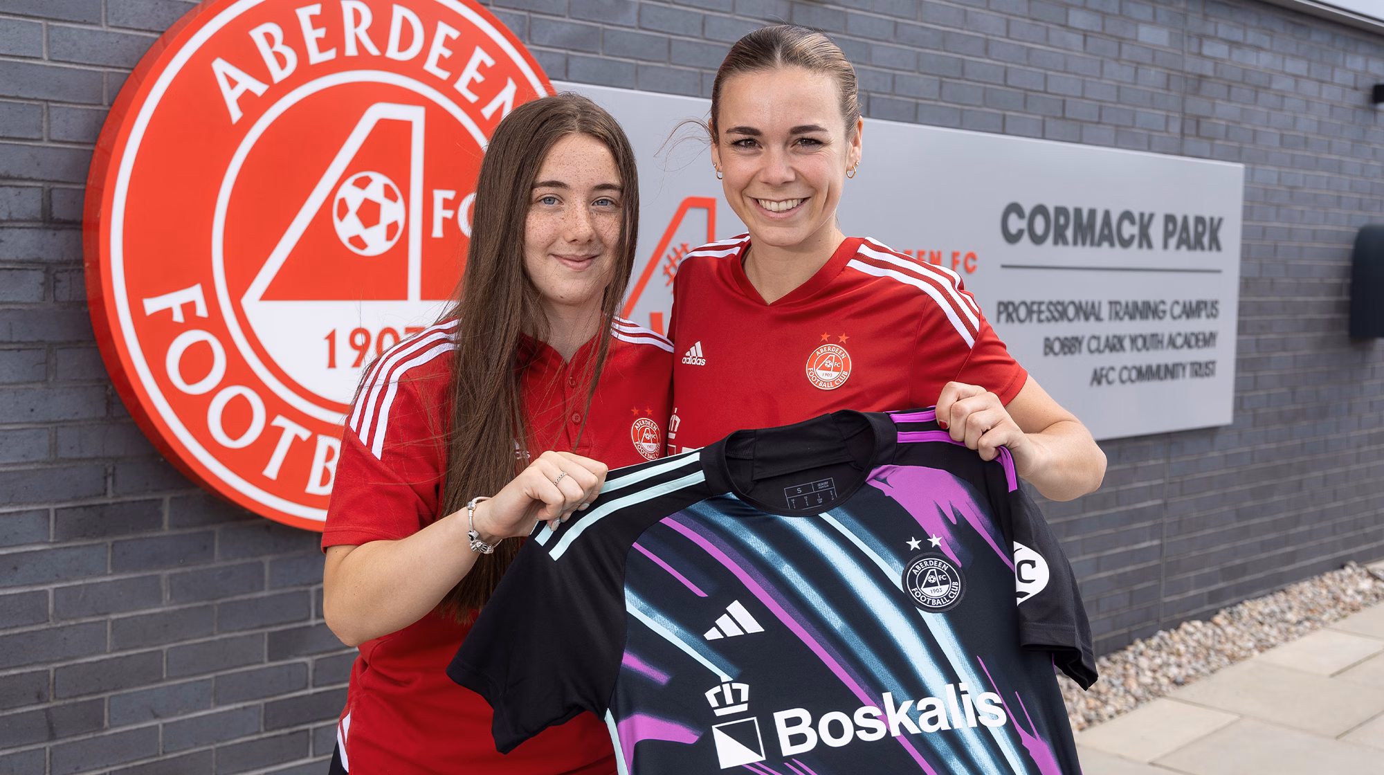 Hanssen and Finnie Sign Semi-Professional Deals with AFC Women image