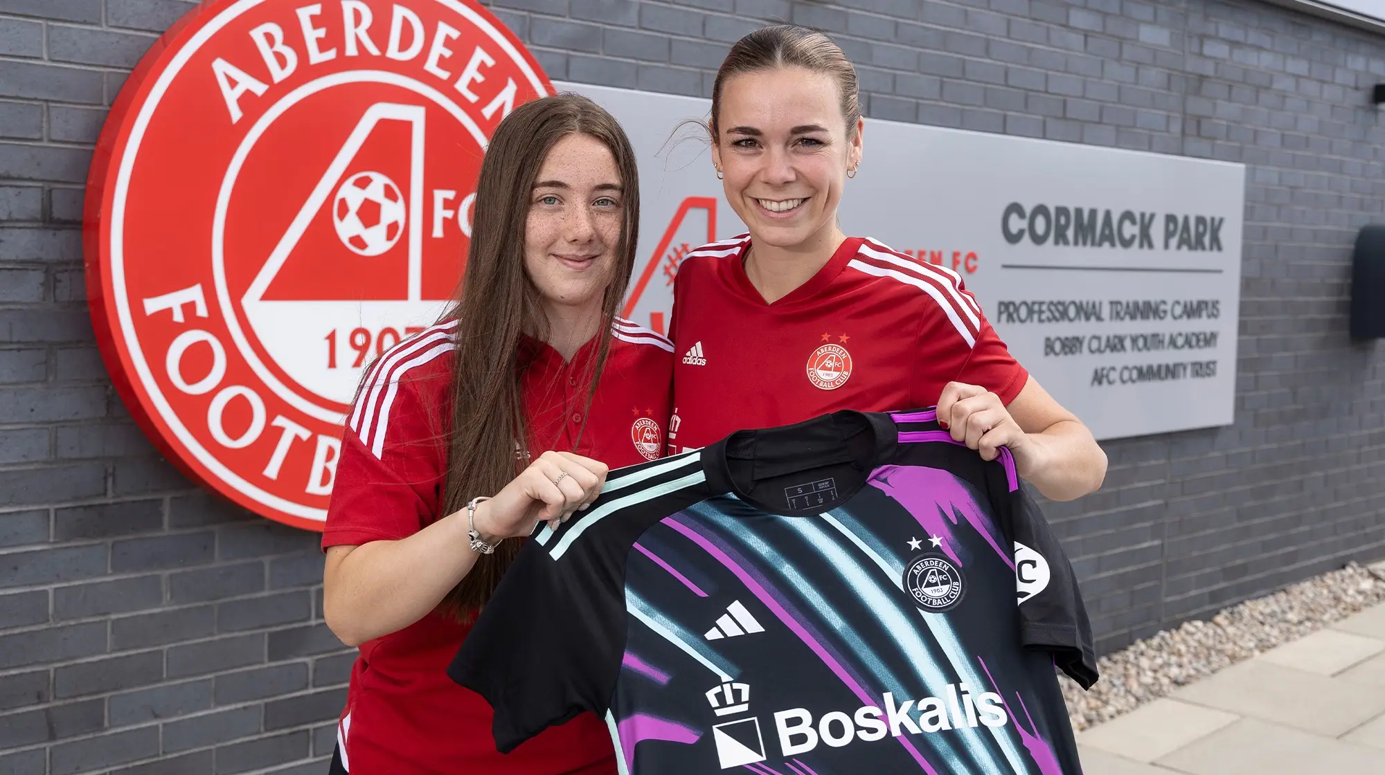 Hanssen and Finnie Sign Semi-Professional Deals with AFC Women image