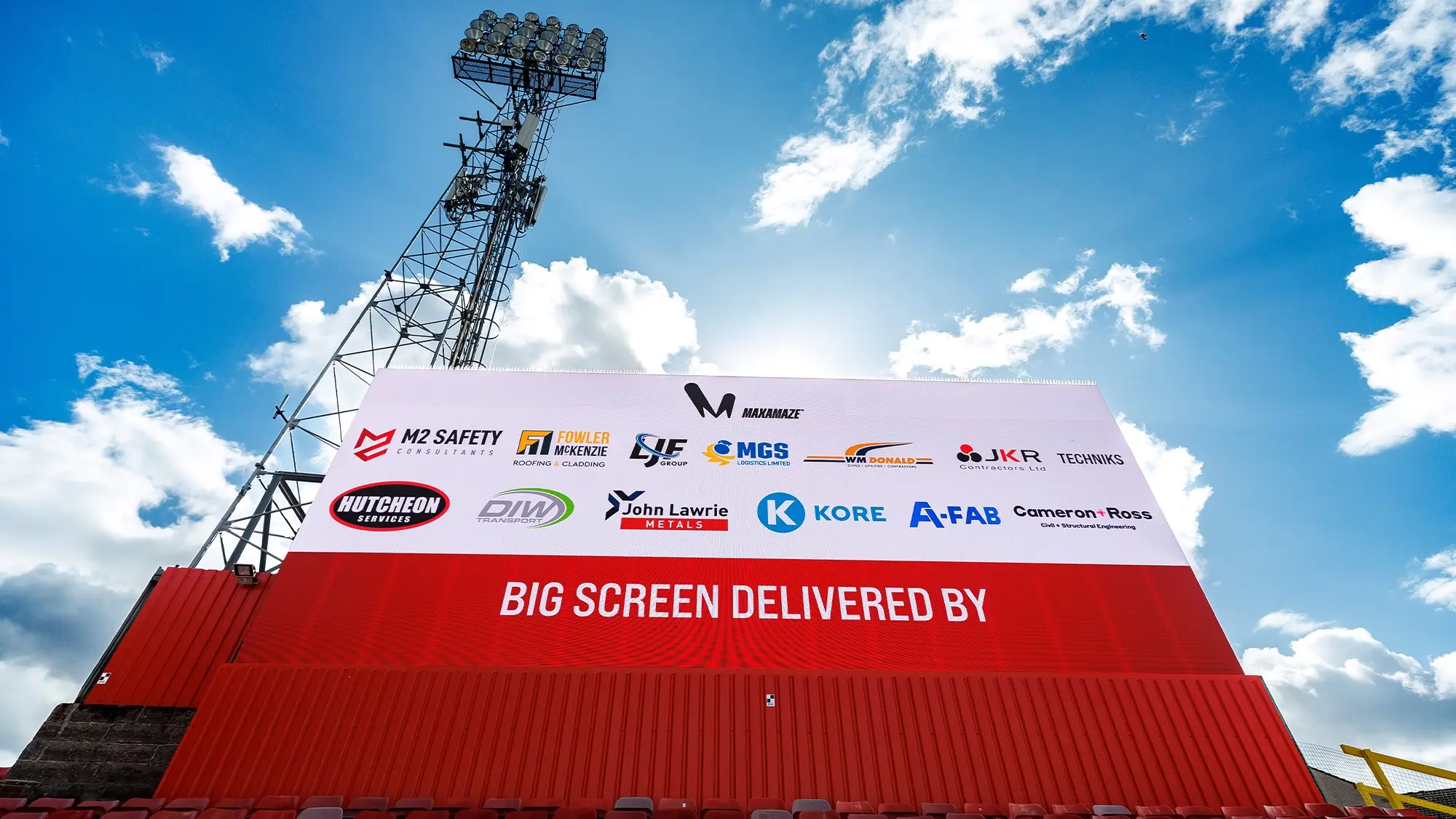 “Team Aberdeen” help turbo charge Big Screen installation at Pittodrie image