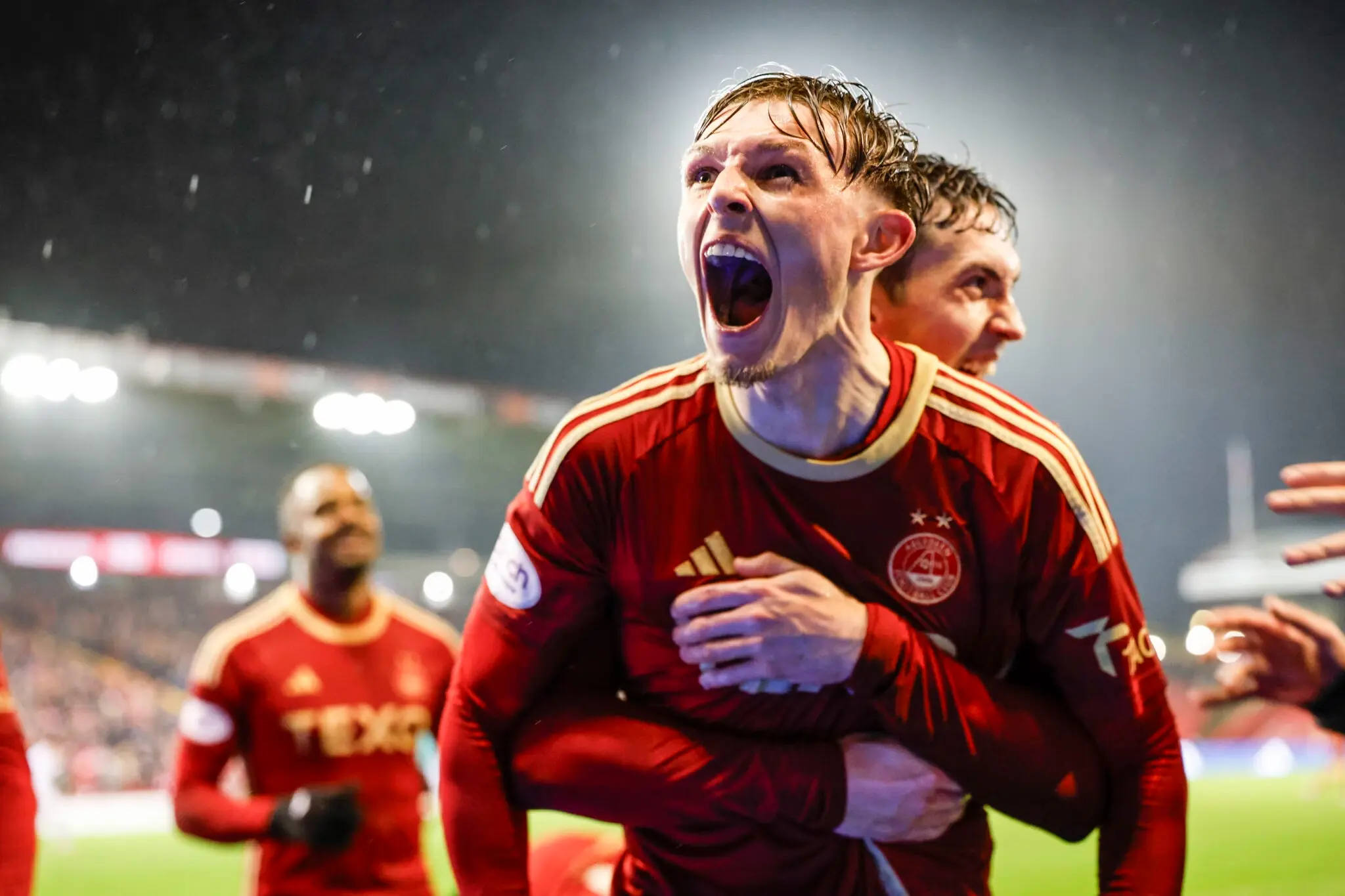 Dons produce thrilling win Leight on image