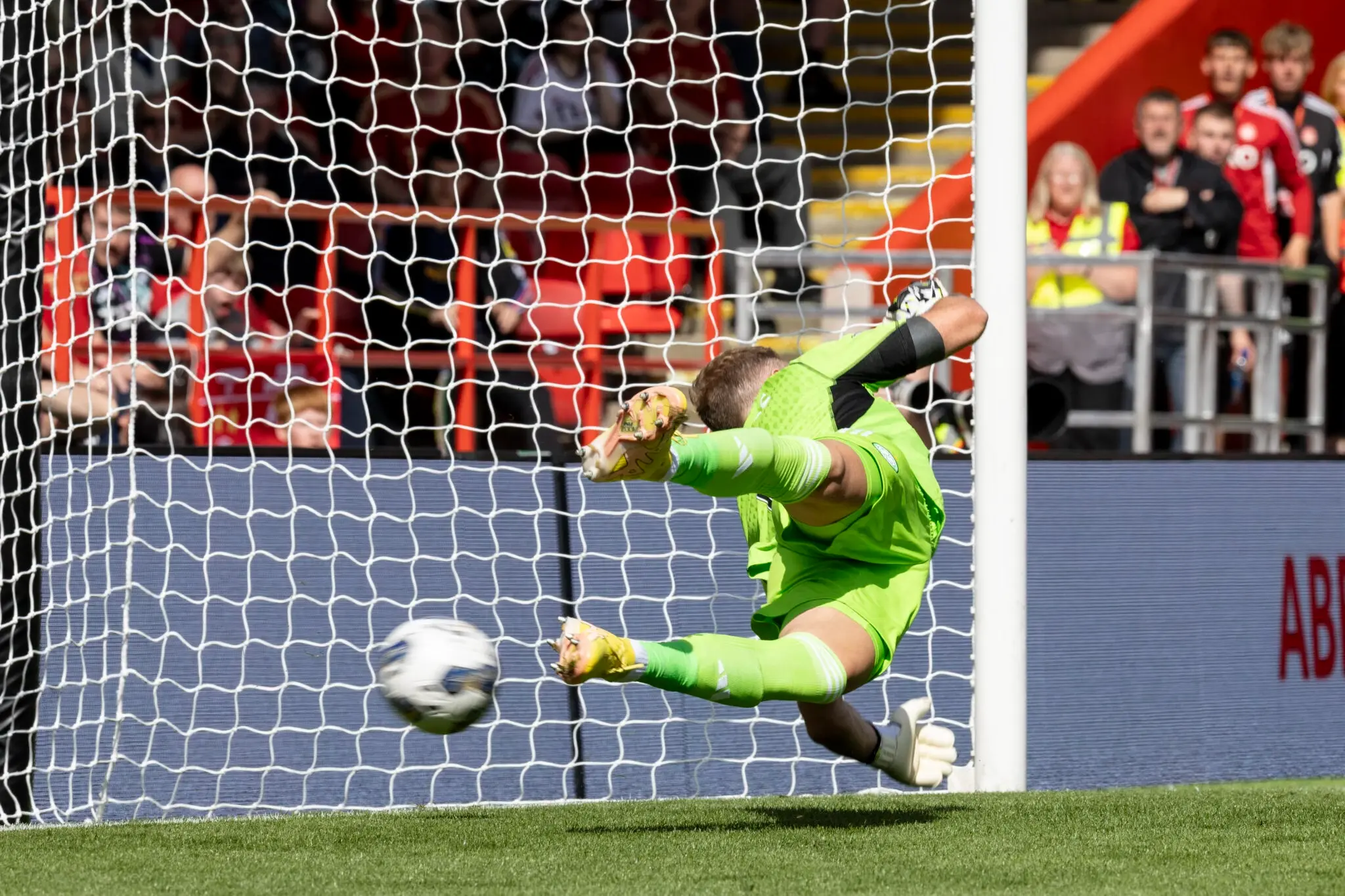 Report | Aberdeen 1 Celtic 3 image