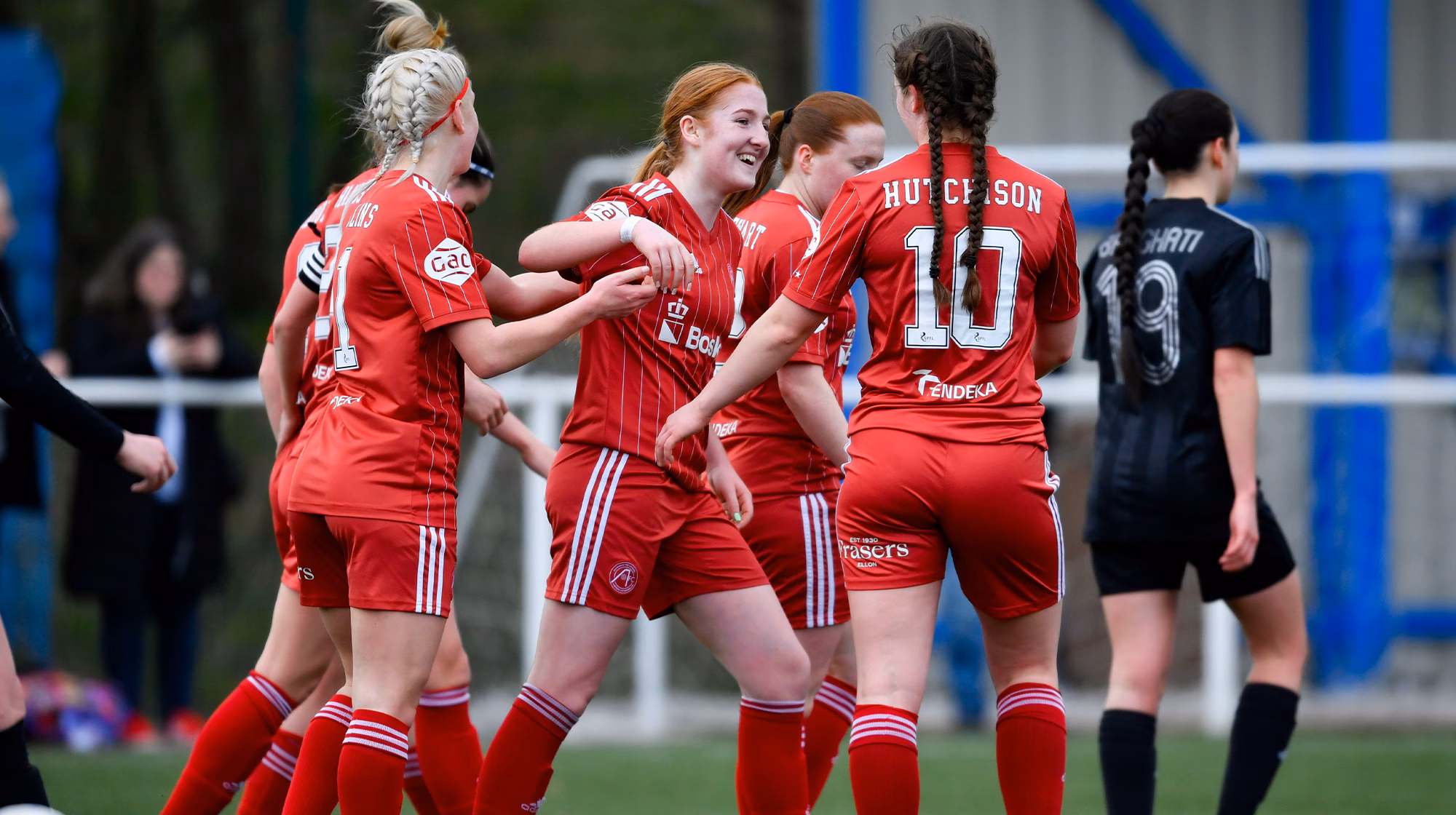 Dons pick up vital three points in Glasgow image
