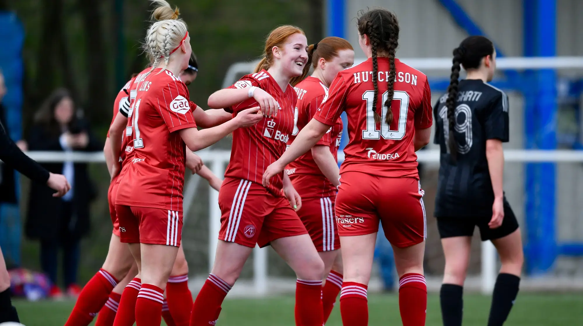 Dons pick up vital three points in Glasgow image