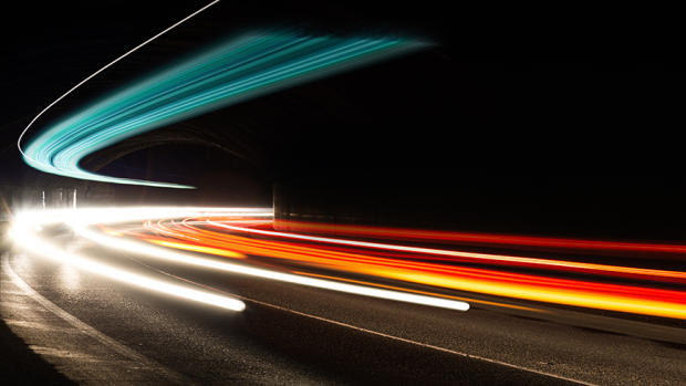 night-car-lights-long-exposure-870x490