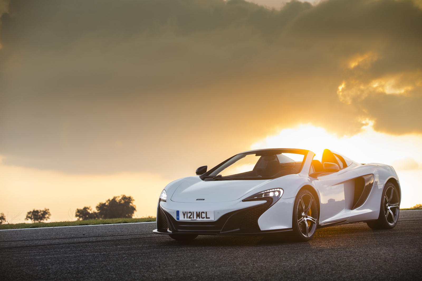 The McLaren 650s Spider in white