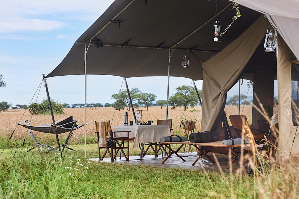 Our exclusive-use camp, Singita Explore is ideally situated in the midst of the migration, offering spectacular immersion in this magnificent spectacle