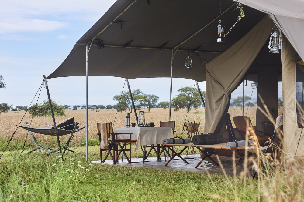 Our exclusive-use camp, Singita Explore is ideally situated in the midst of the migration, offering spectacular immersion in this magnificent spectacle  
