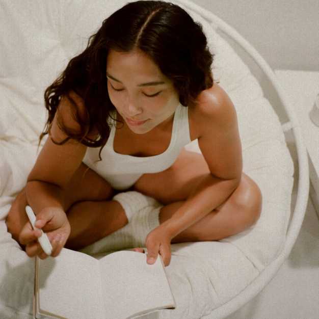 How to track your menstrual cycle and get in tune with your body