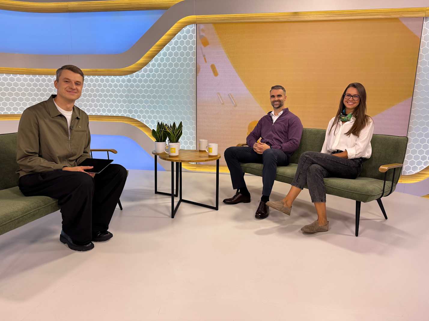„Devbridge Foundation“ didins žinių prieinamumą regionuose: finansuos ugdymui pritaikytus DI įrankius