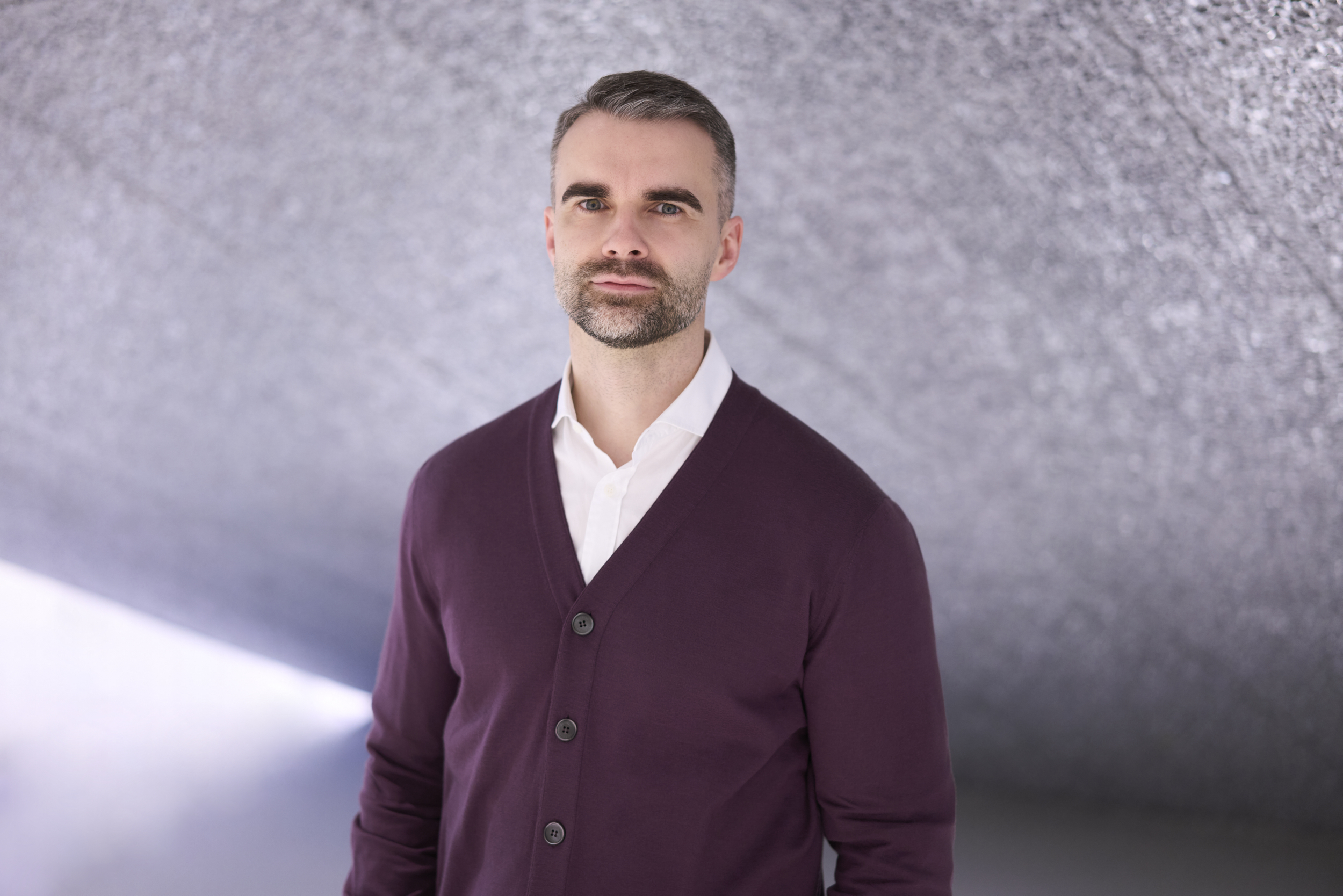 „Devbridge Foundation“ didins žinių prieinamumą regionuose: finansuos ugdymui pritaikytus DI įrankius