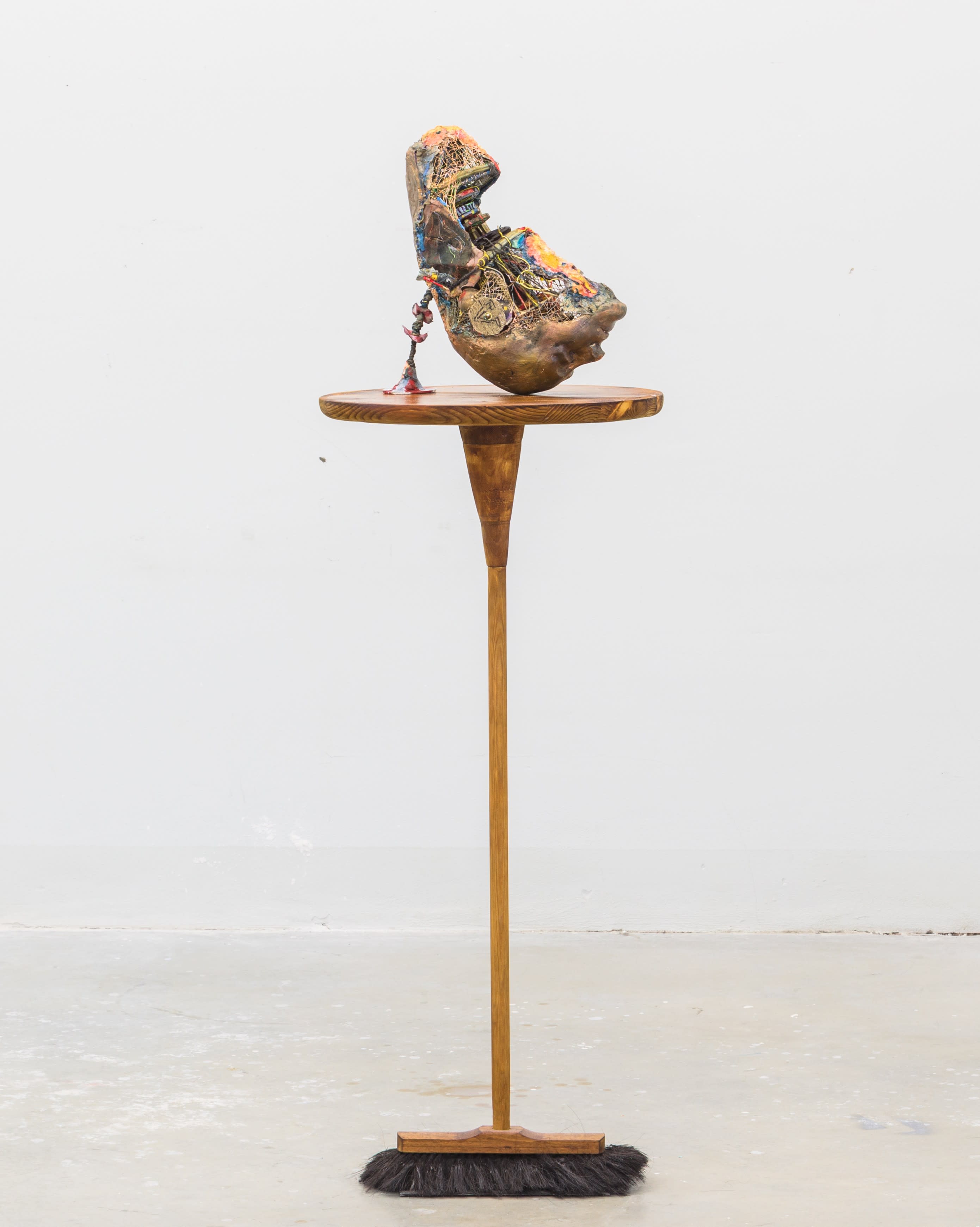 Cover Image for Broom V - Alien Head, 135x40