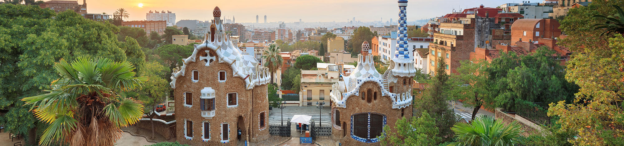 Blick vom Park Guell in Barcelona, Spanien auf die Innenstadt