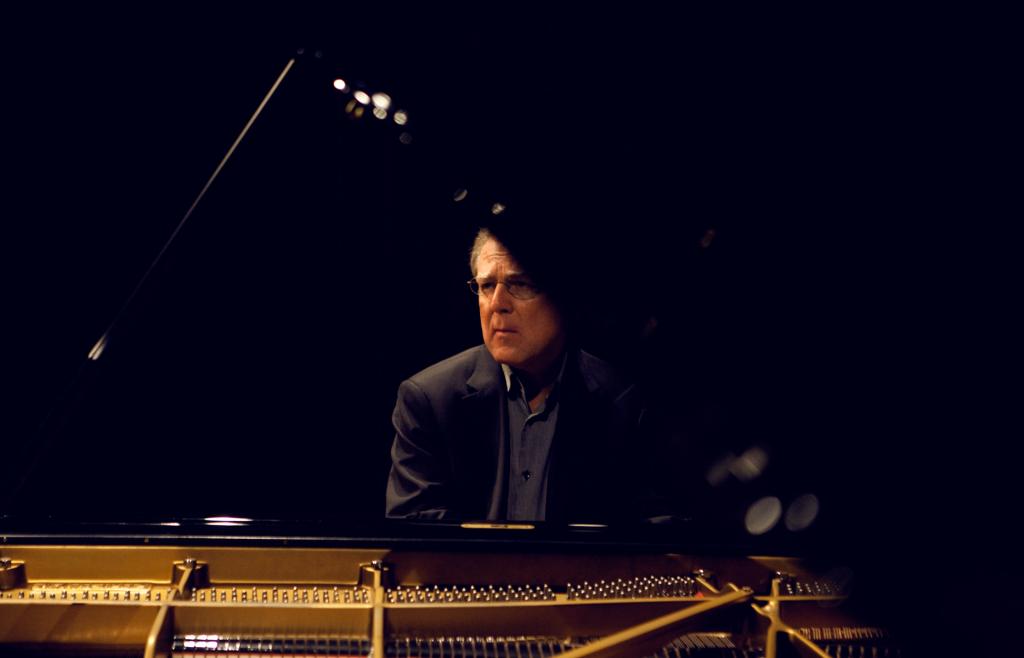 huseyin-sermet-performing